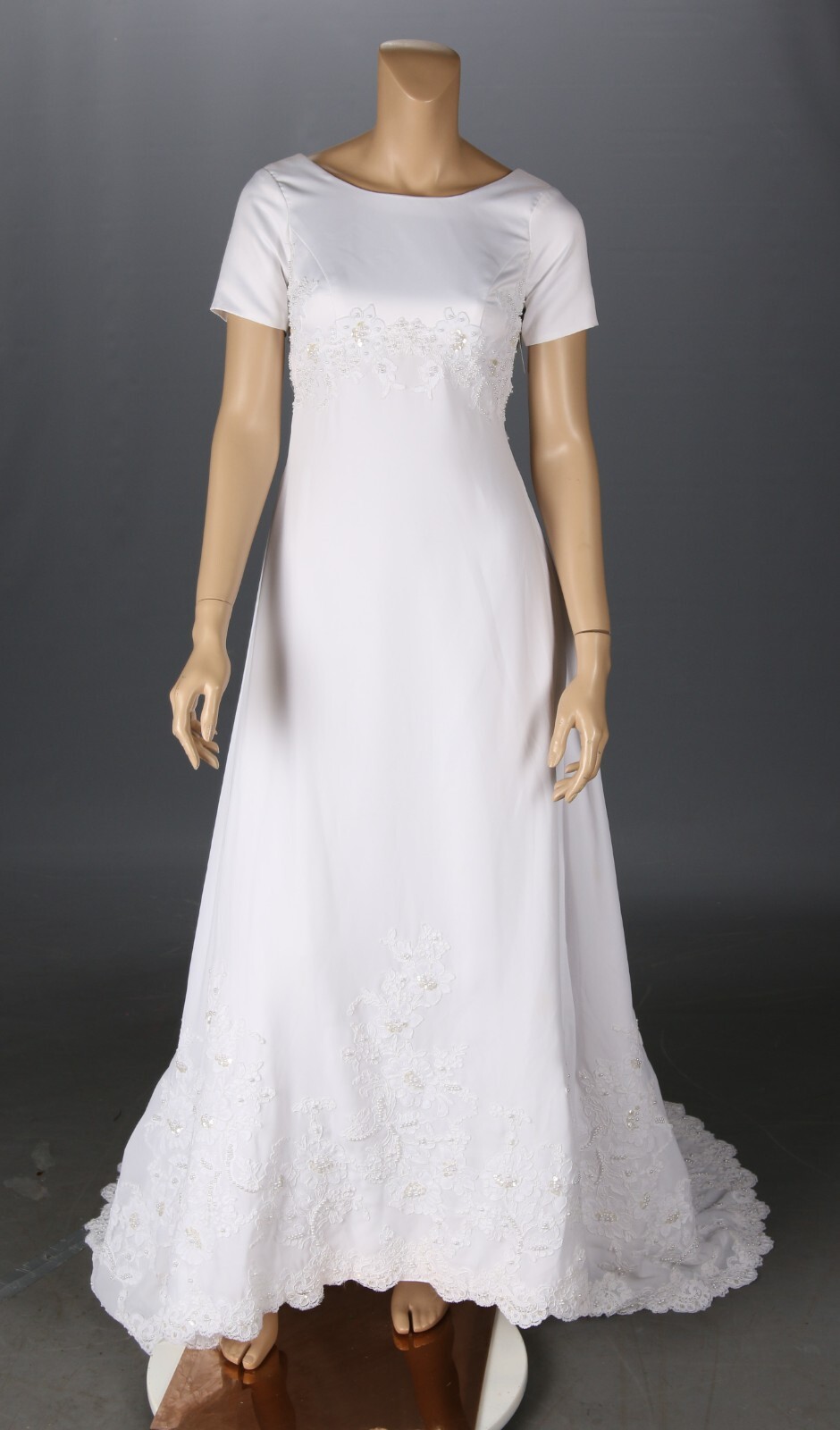 Gloria Vanderbilt Vintage 90s White Alencon Lace Modest Wedding Dress sz 4