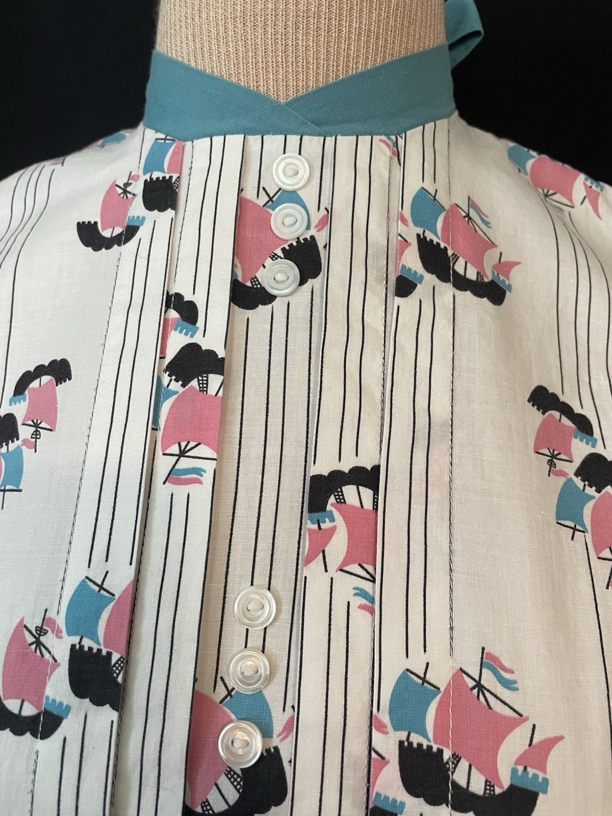 Vintage 1950s Joan Miller Juniors Sundress Novelty Schooner Print Bust 36″