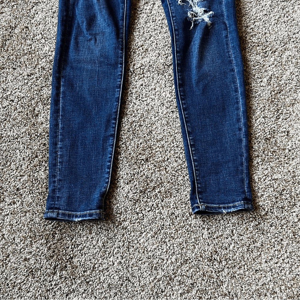 American Eagle Super Stretch Ripped Super Hi-Rise Jegging Jeans Size 2