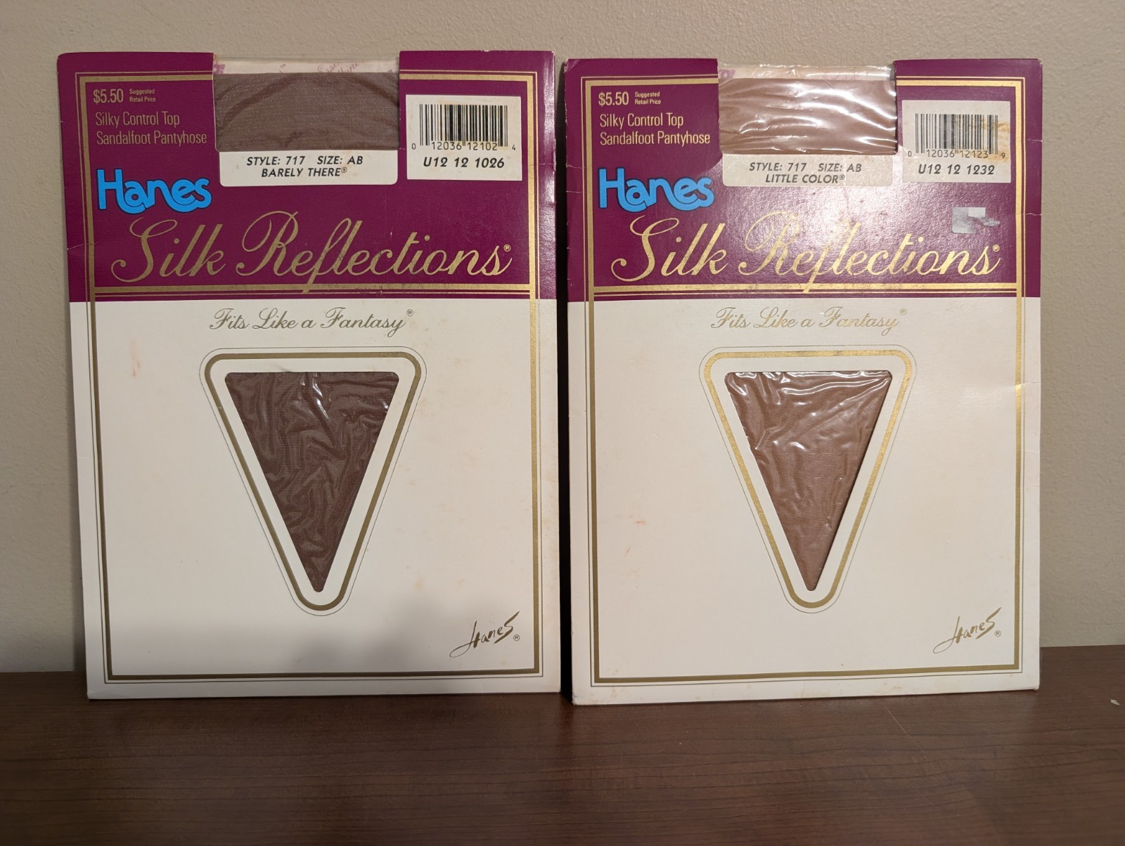 Vtg 2 pr Hanes Silk Reflections FITS LIKE A FANTASY Style 717-AB Different Color