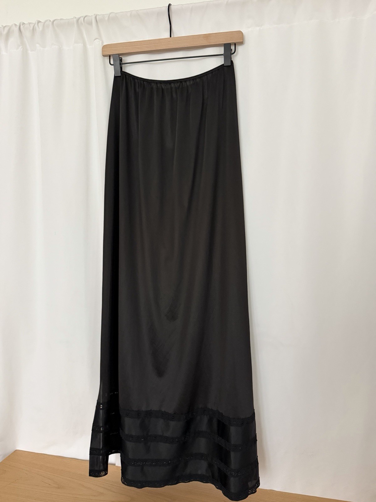 Vintage Black 'The Doesn’t Slip’ Lace detail Skirt Maxi slip Sz large
