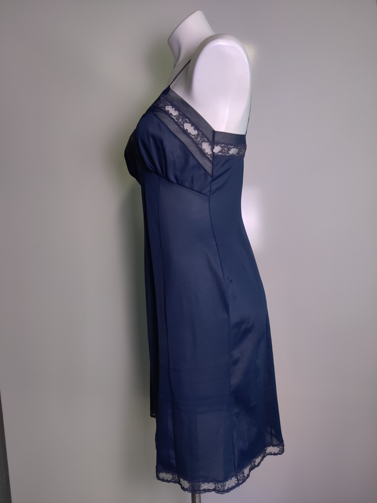 Vintage Women’s Seamprufe Navy Slip Sexy Navy Size 34 Peekaboo Lace Pin Up *Read
