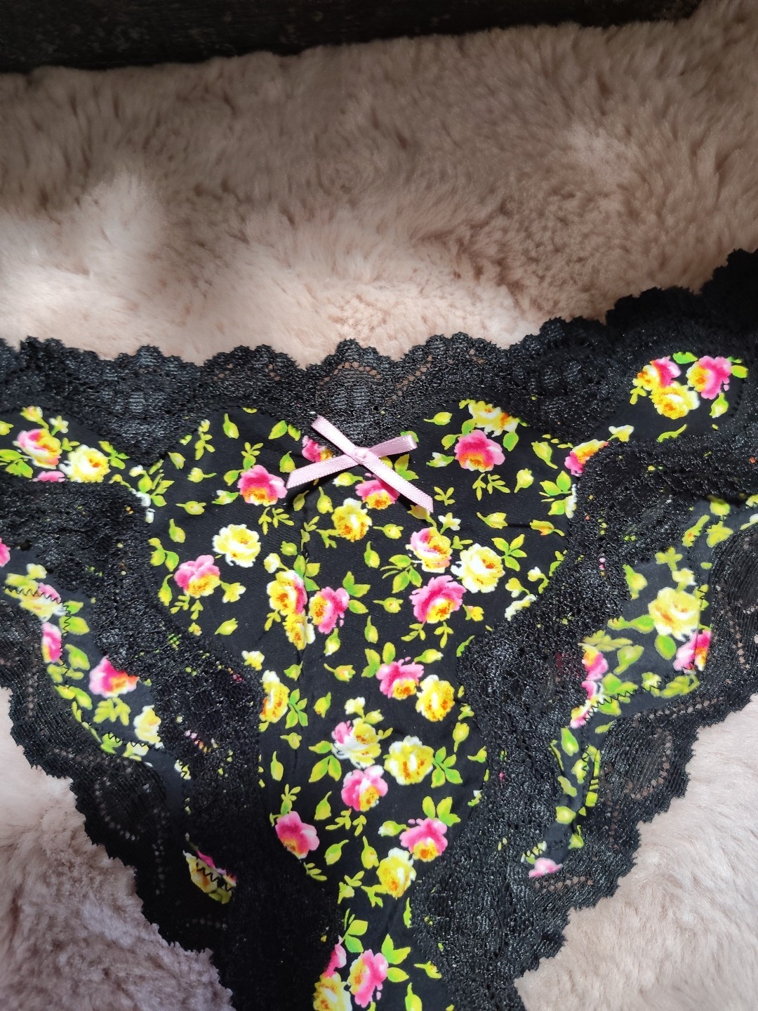 Vintage Victoria’s Secret Floral Rushed Back Cheekini OS/Year Of 2013