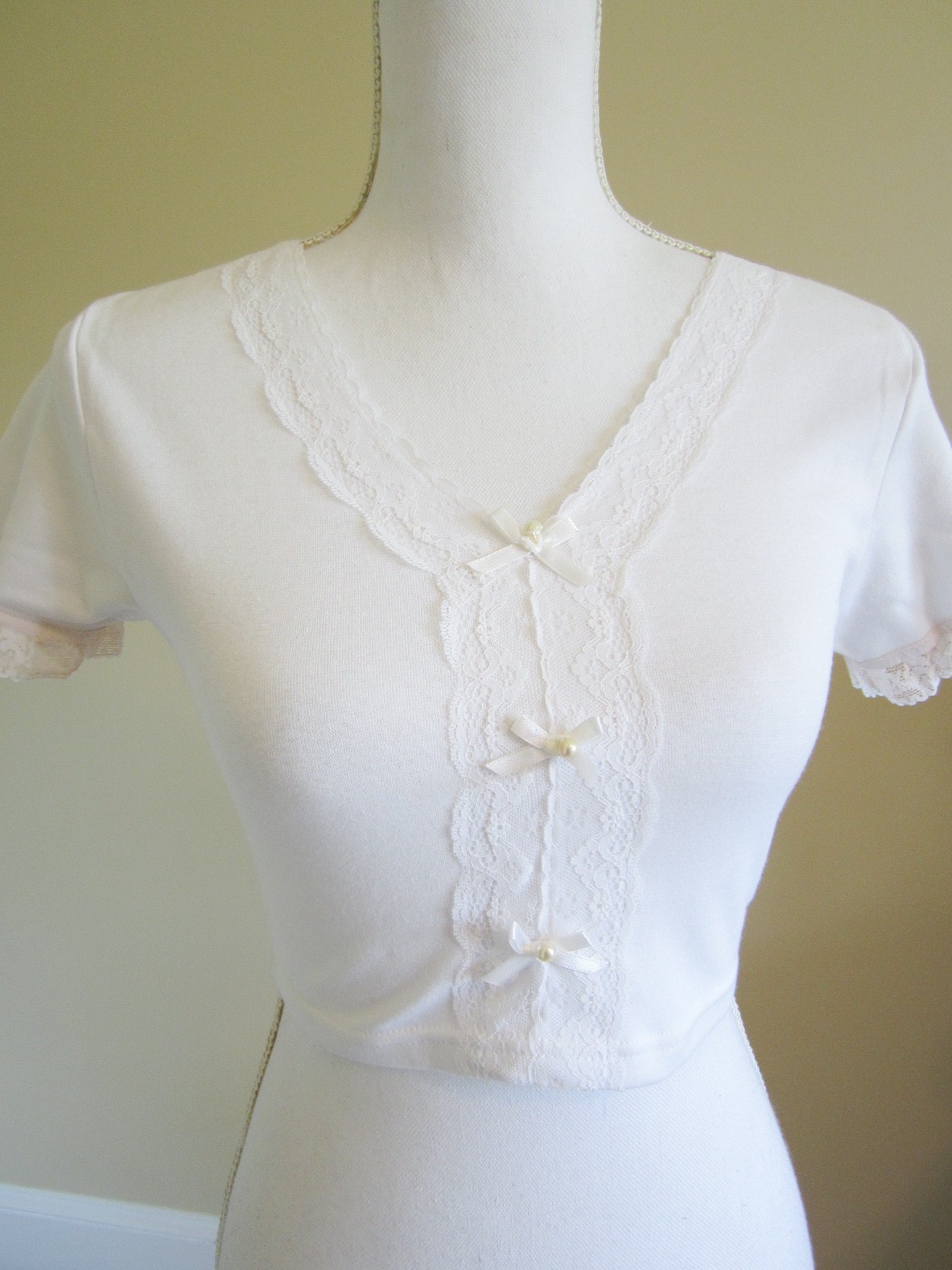 Vintage New 90s Junior’s Derek Heart White w/Lace Blouse Crop Top Tee Size M