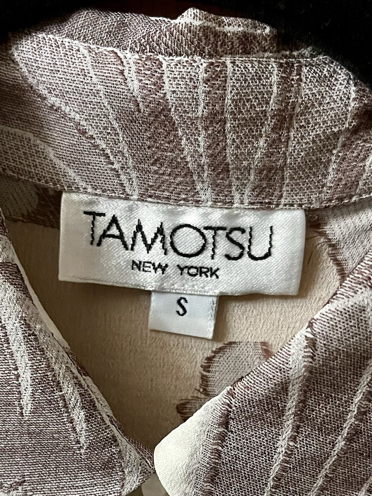 Tamotsu NY Vintage Silk Blouse- Rare Find, Floral Print Size small, Very Good !