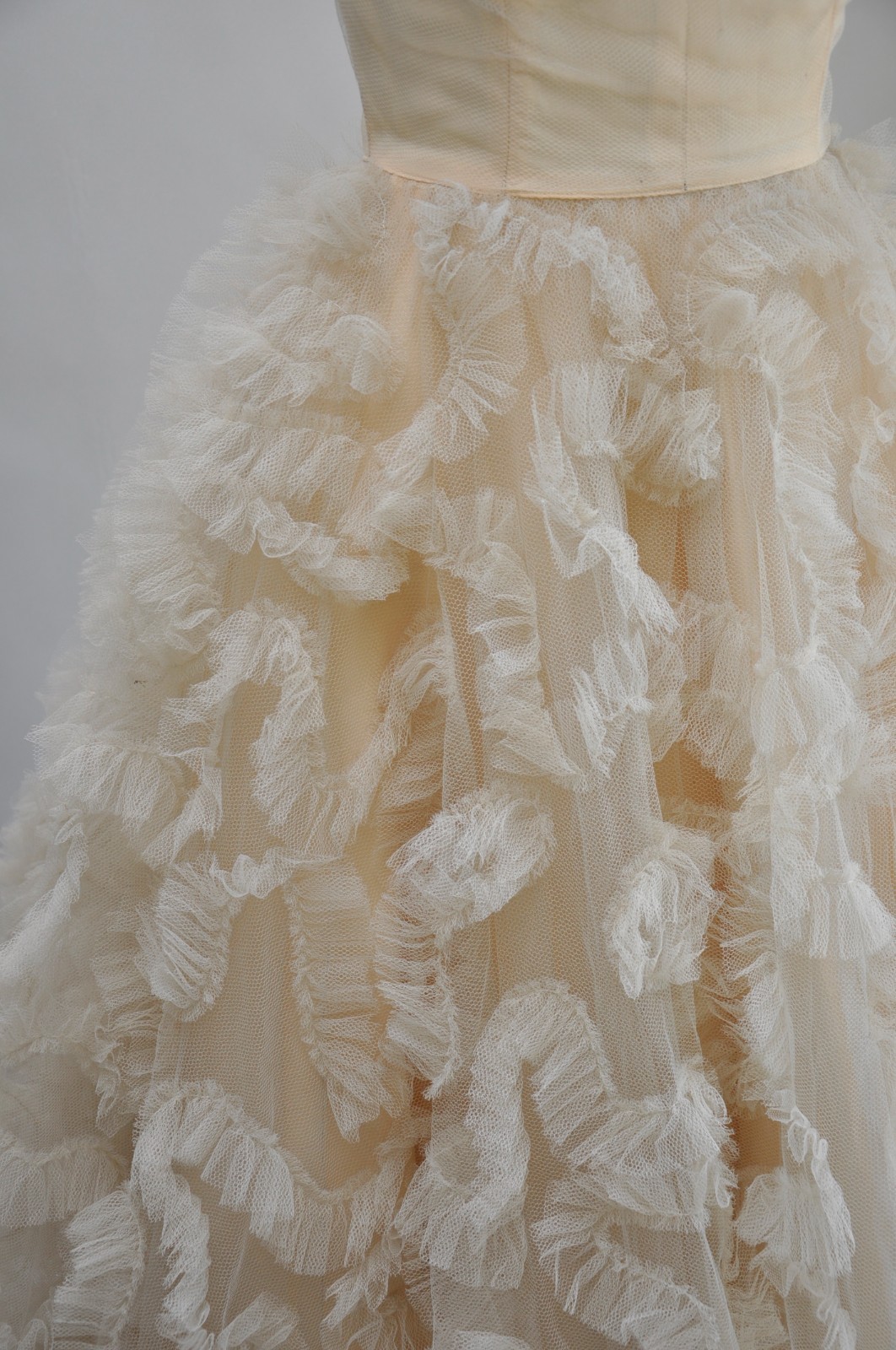 Vintage 1950s Dusty Peach Tulle Ruffled Cupcake Wedding Party Prom Dress XS