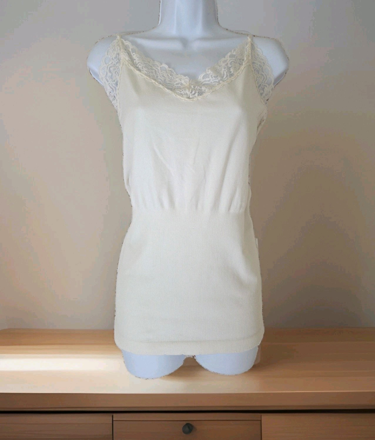 Y2K Cami Top 18 to 24 Ivory Ribbed Tagless Seamless Adjustable Straps Last Exit
