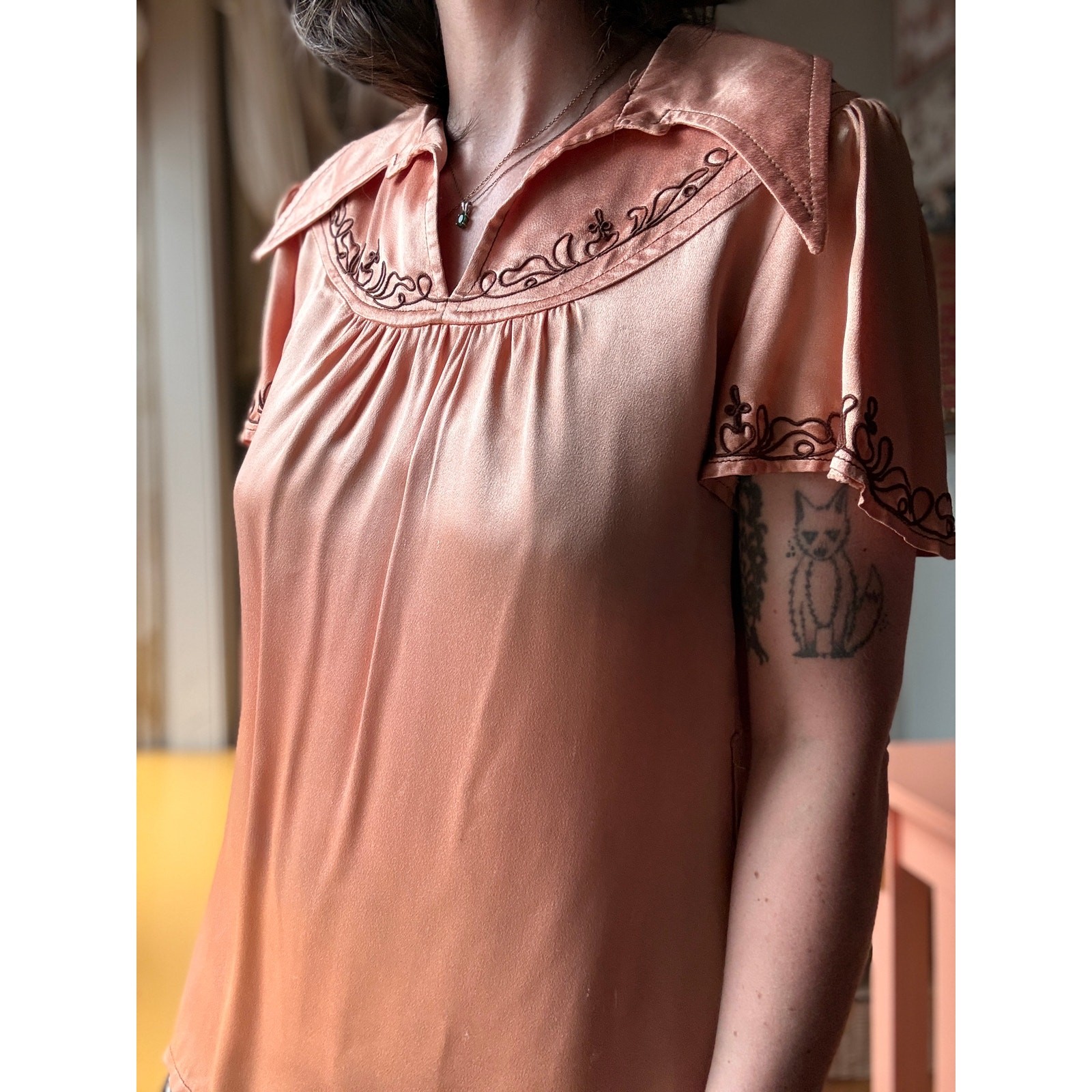 Vintage 70s Apricot Embroidered Top | Dagger Collar Flutter Sleeve | M