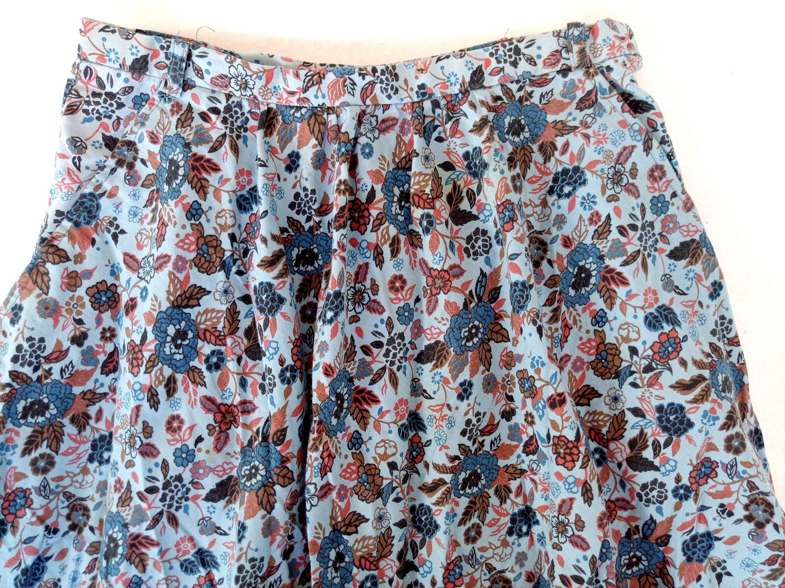 Vintage 1970s Blue Floral Midi Skirt 27” Waist Small Cottage Core Cotton