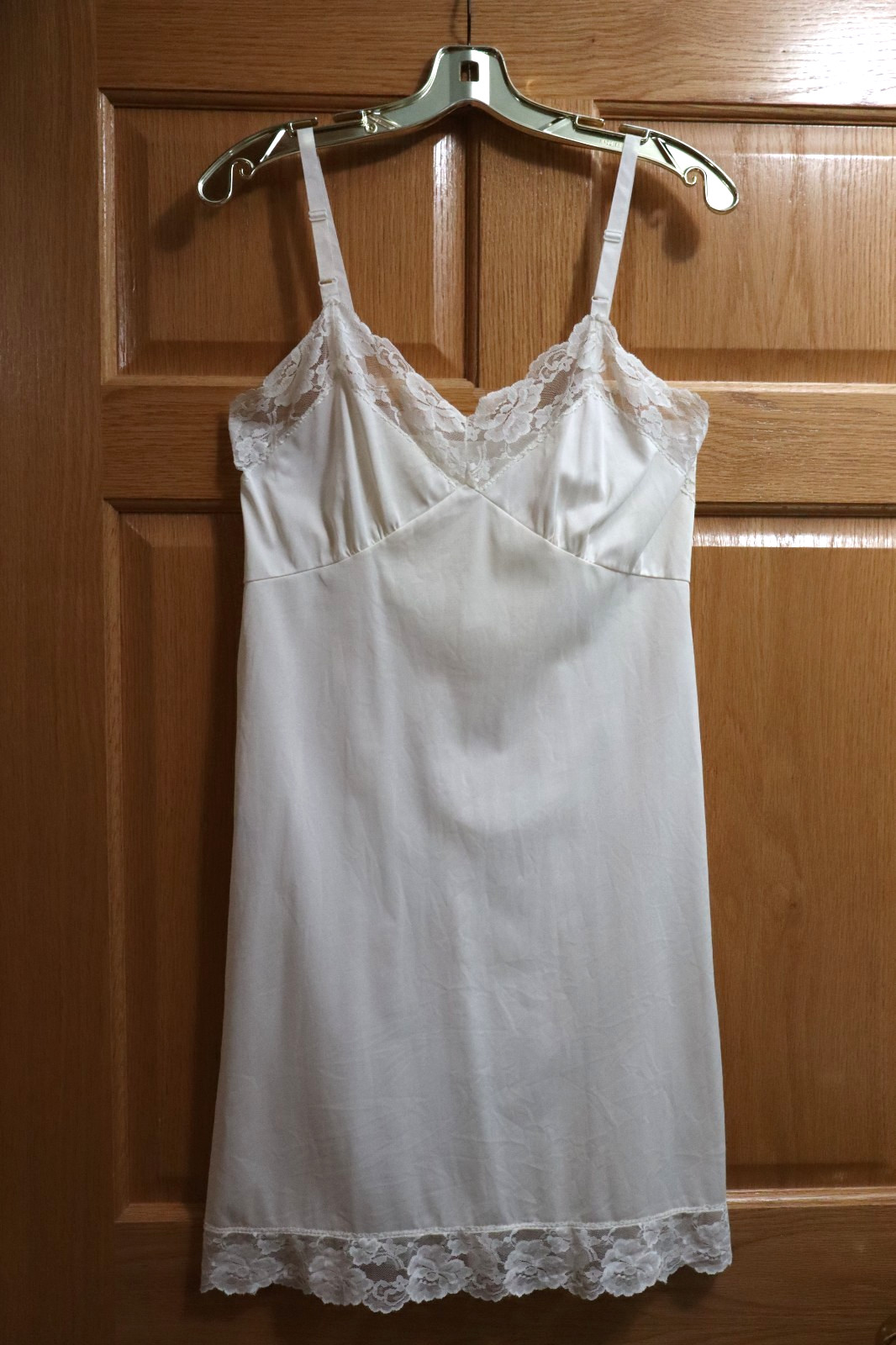 VTG 70s Stoneswear World Of Fashion Size 36 Cream/Off-White 100% Nylon Full Slip