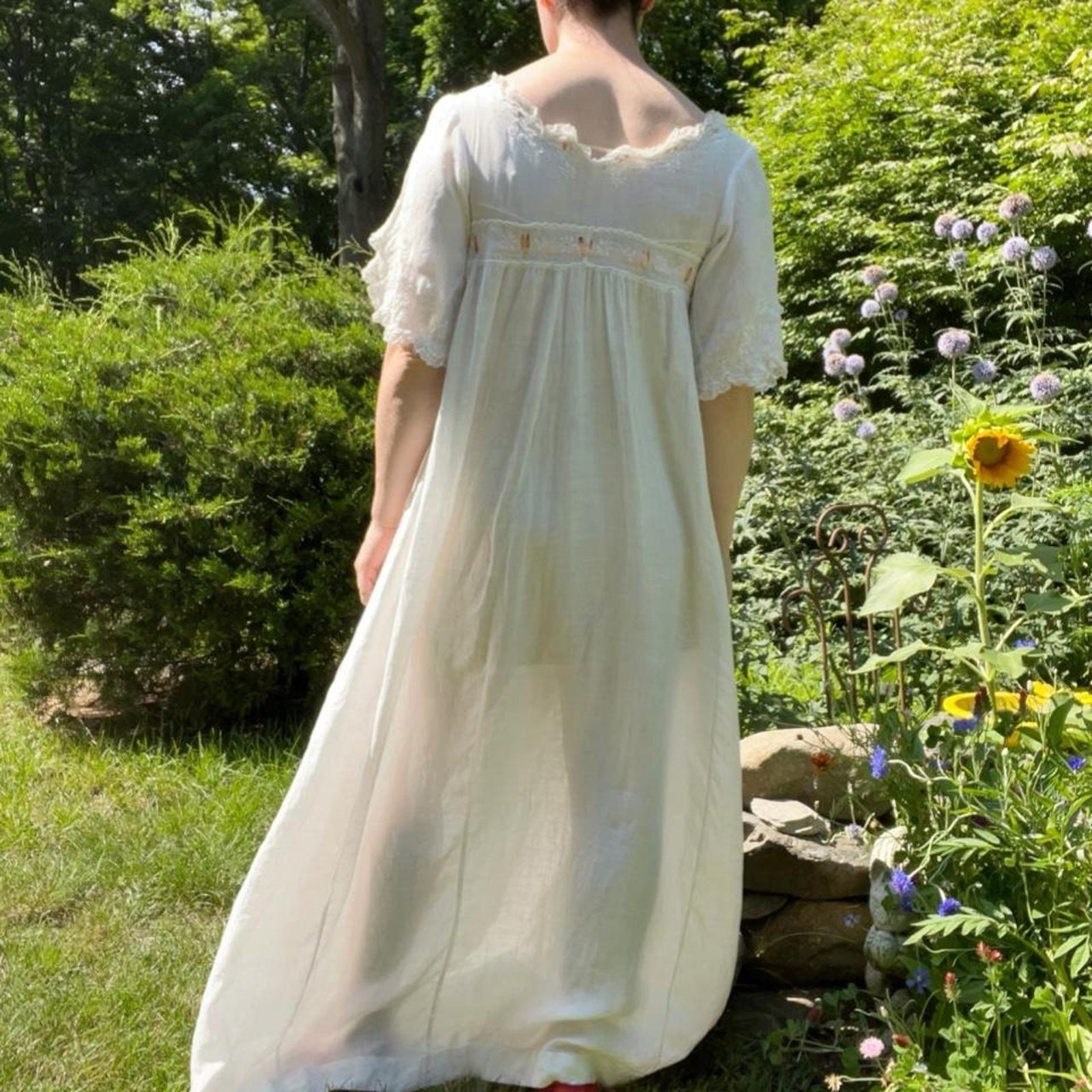 Antique Victorian French Linen Floral Embroidery Lace Ribbon „M” Nightgown XS/S