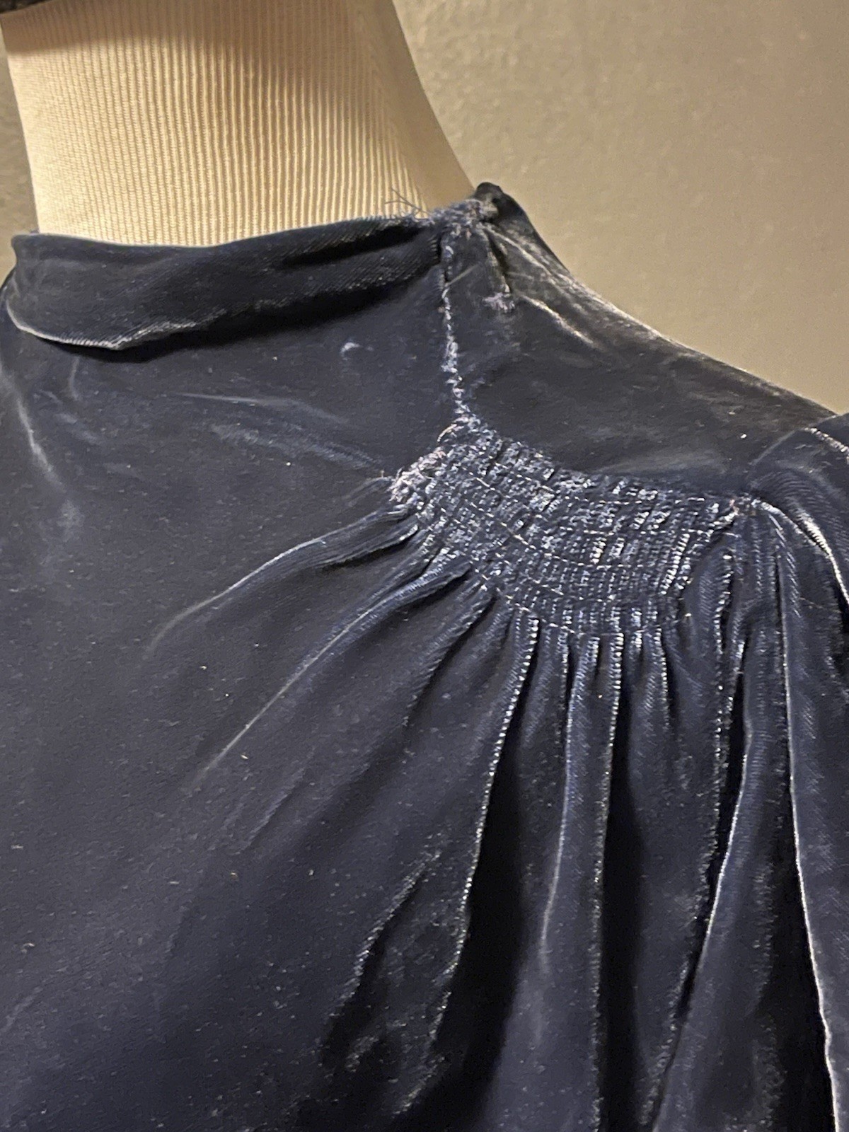 1940’s Vintage Velvet Dress In Midnight Blue