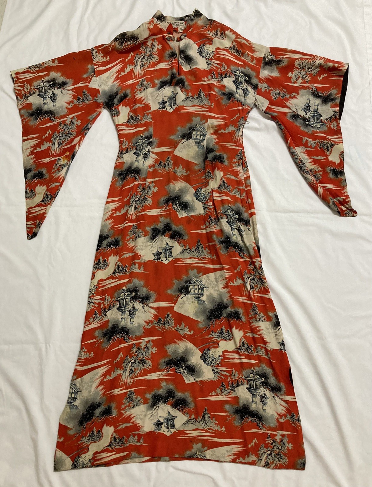 Vintage Watumull’s and Leilani Pake Muu Batwing rayon dress Hawaiian Asian