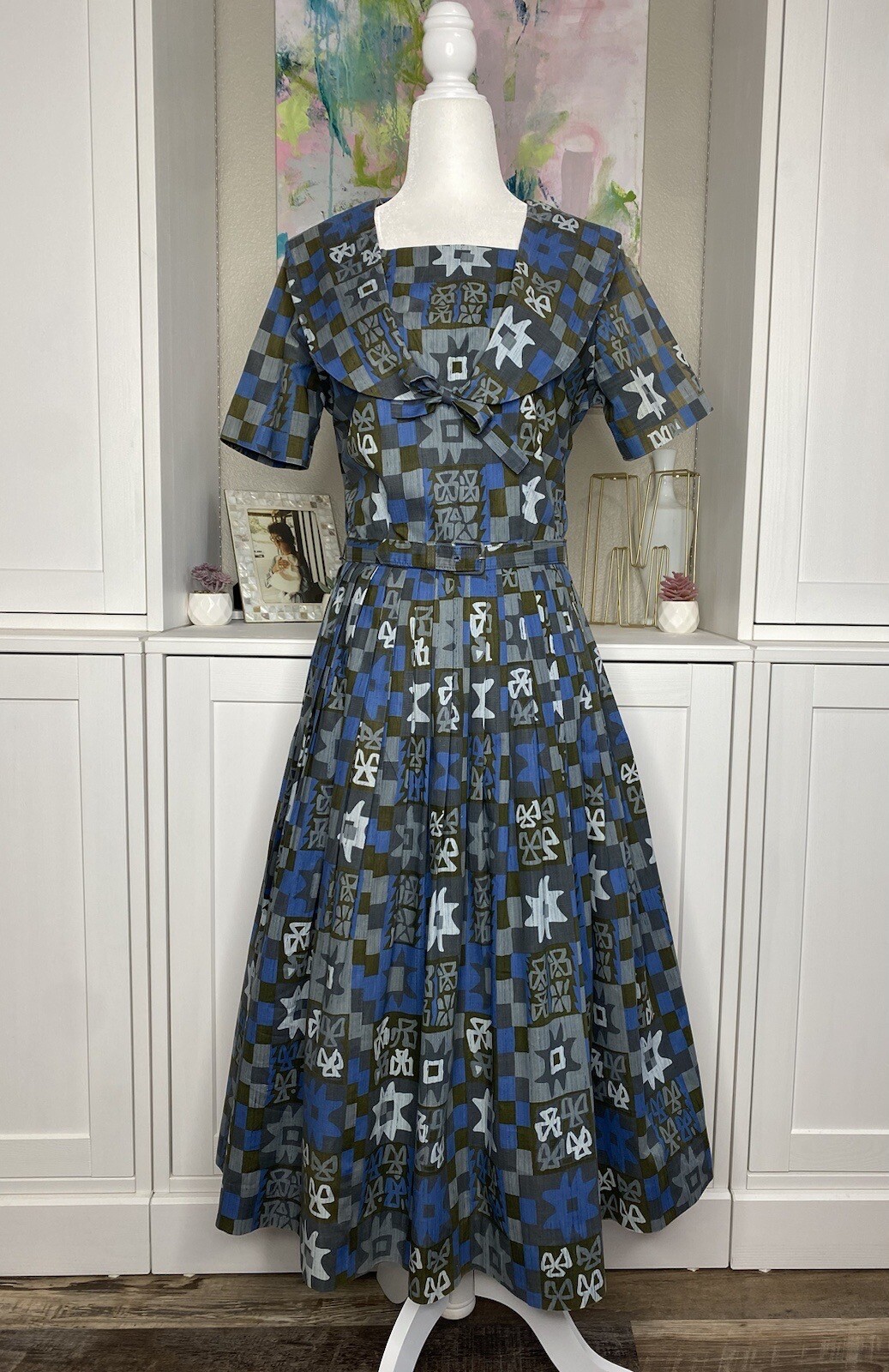 1950s Colonial Miss Day Dress Star Pattern Collared Vintage Belted Front Bow