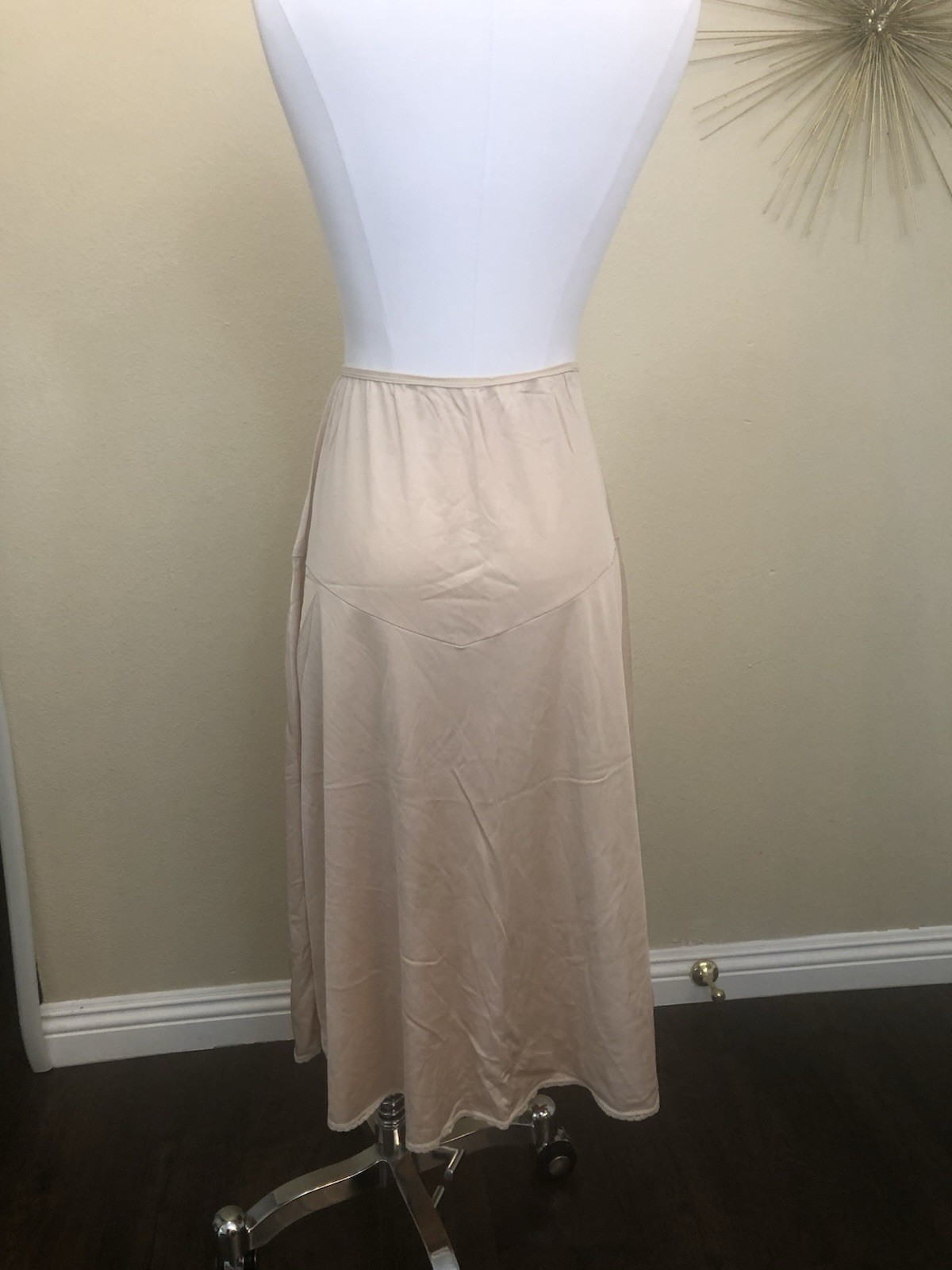 Vintage 1970s Cream Color Skirt Slip Undergarment Lingerie Nylon Waist 28-38”