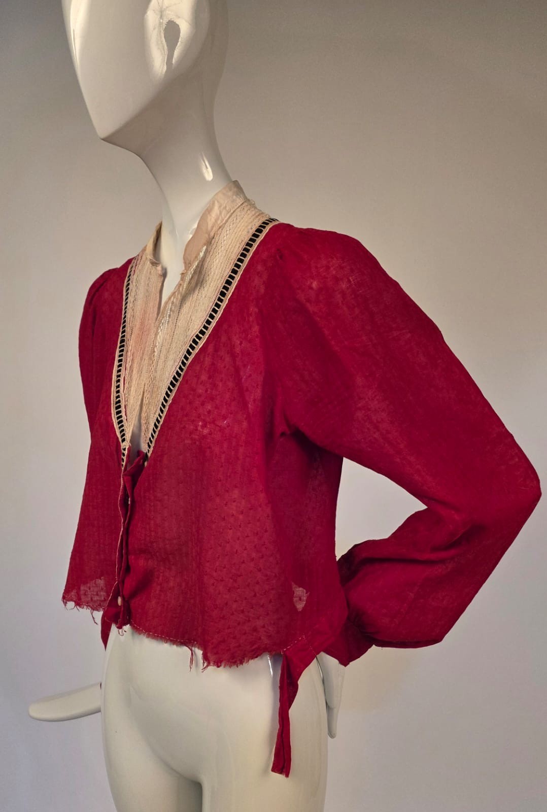 EDWARDIAN RED DOT MUSLIN BLOUSE W LACE YOKE FRONT + BAND COLLAR