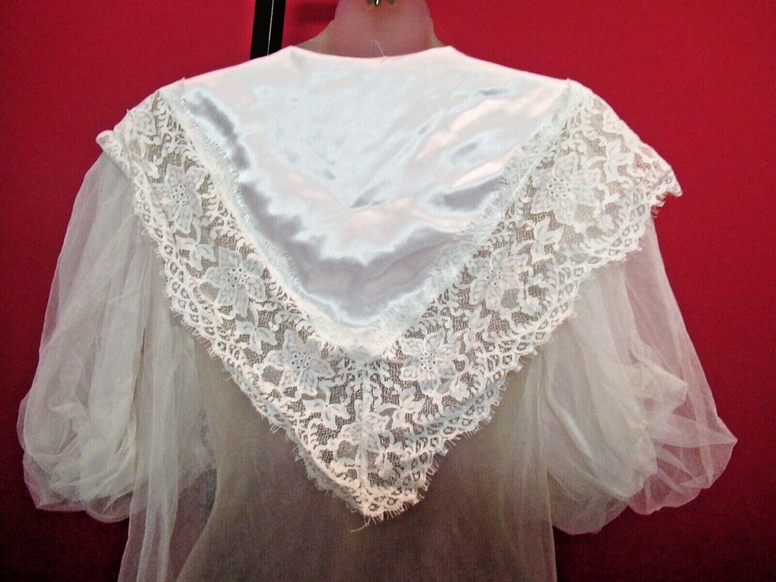 JESSICA LYNN Collection Vintage Bridal Peignoir Lace satin net robe Medium