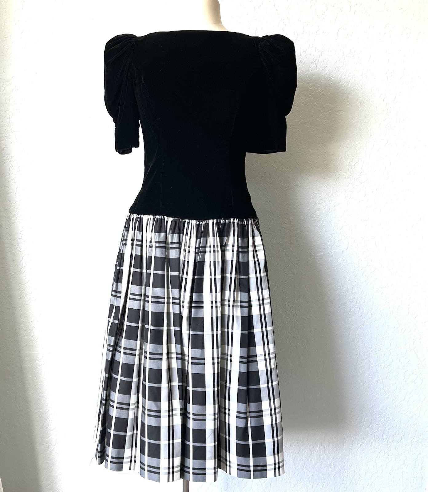 VTG 80’s ACT 1 New York Black Velvet & Taffeta Dress Satin Back Bow Sz 9-10 USA