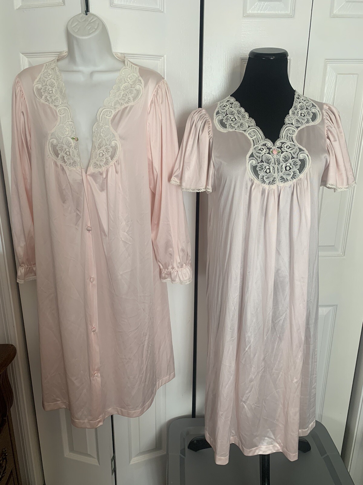 Vintage Vanity Fair Peignoir 2pc USA Nightgown Robe PINK Ladies Small Beautiful