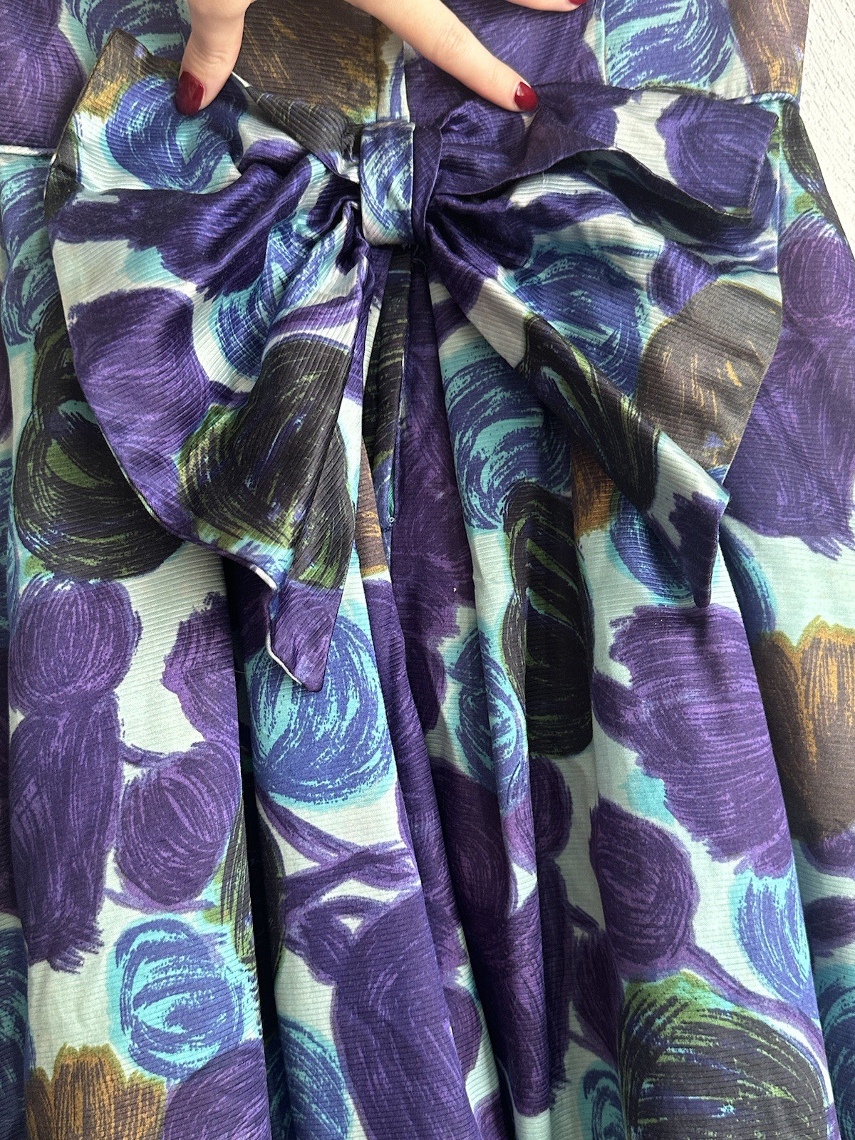 Vintage 1950s Floral Watercolor Print Dress Purple Blue Size Small Waist 27in