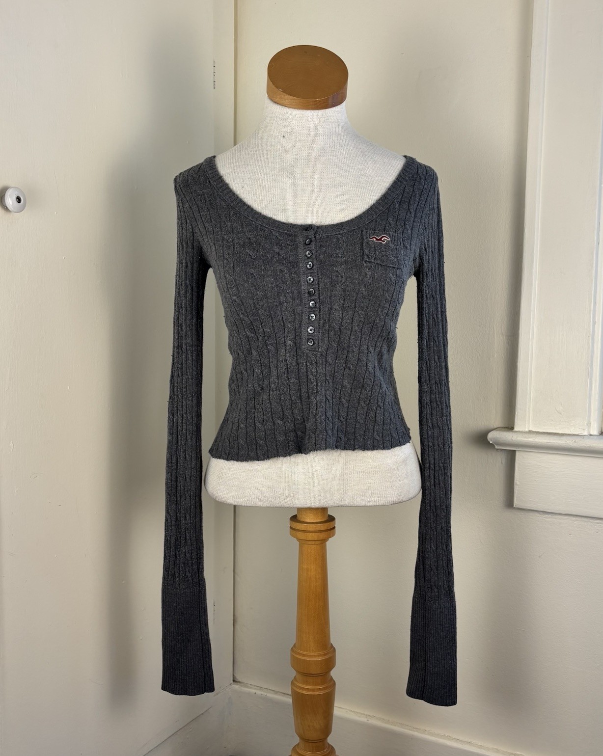VTG Y2K Hollister Cable Knit Henley Gray Sweater Women’s Sz S Bella Swan Elena