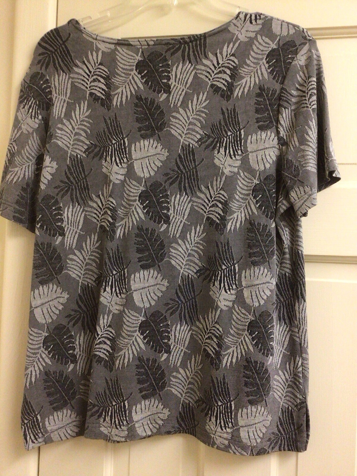 N Touch Small Stretch Top Shell Silver Gray Black Floral Leaves USA Made Vtg NWT