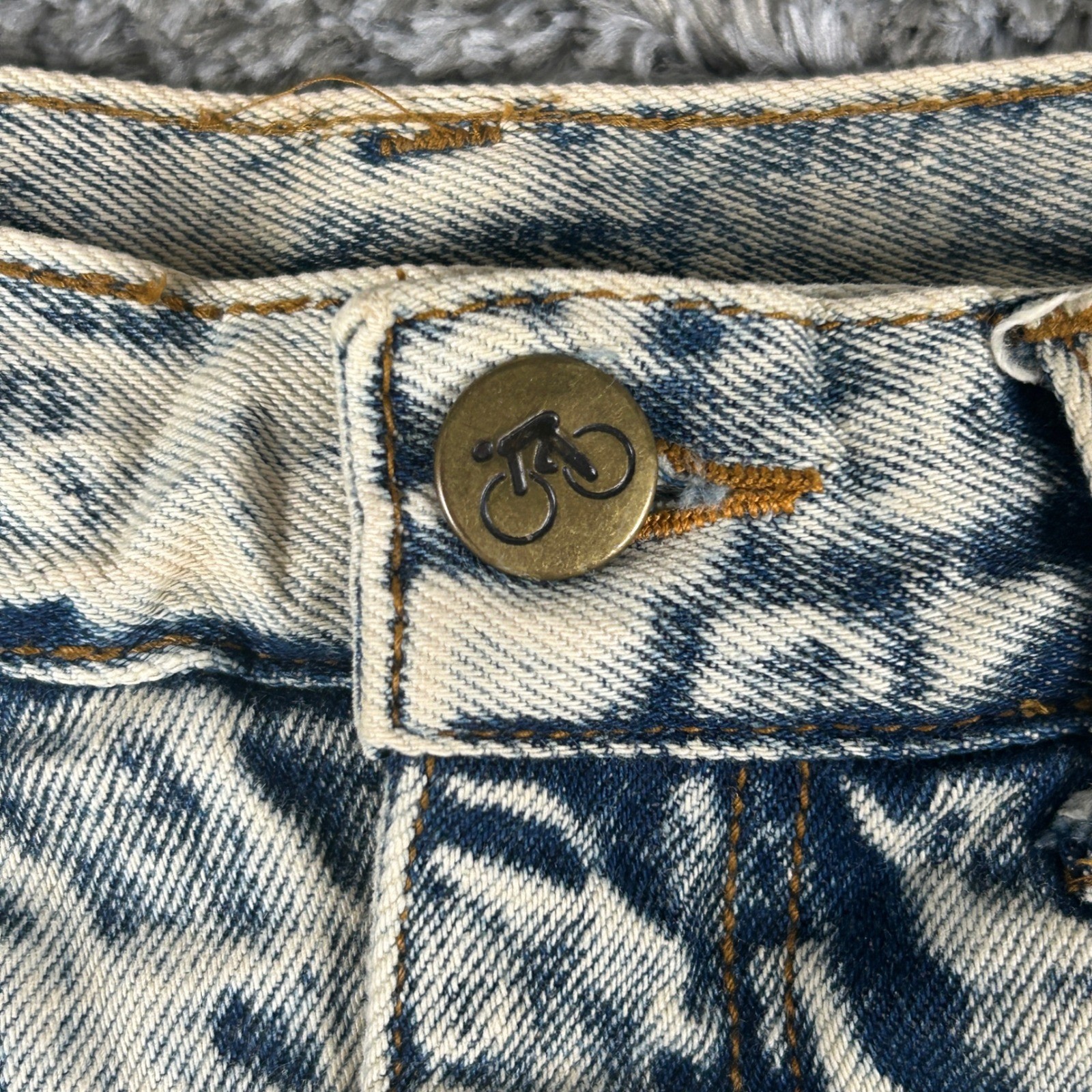 Vintage Sports Fever Denim Skirt Womens 9/10 Blue Acid Wash High Waist Mini 80s