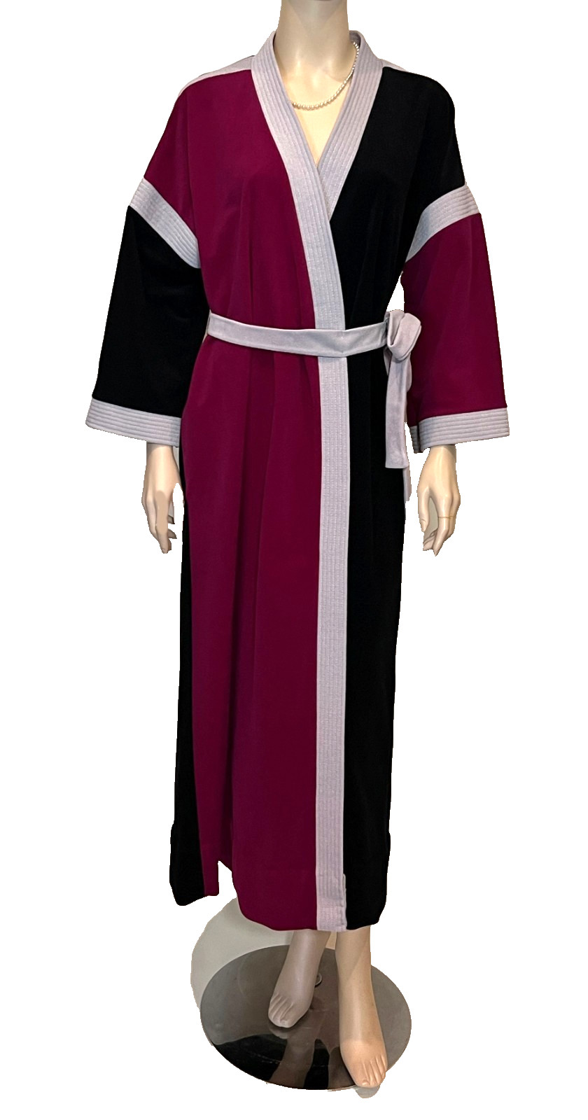 Vintage Vanity Fair velour kimono style belted robe black red gray size Large