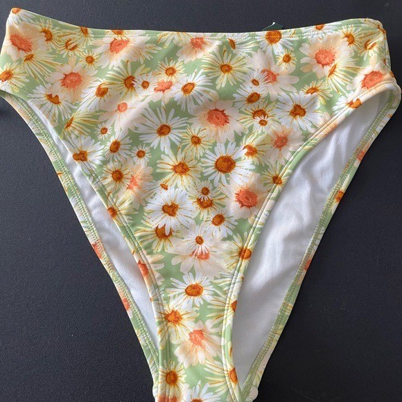 NWT Wild Fable Daisy Print Two Piece Bikini size XS