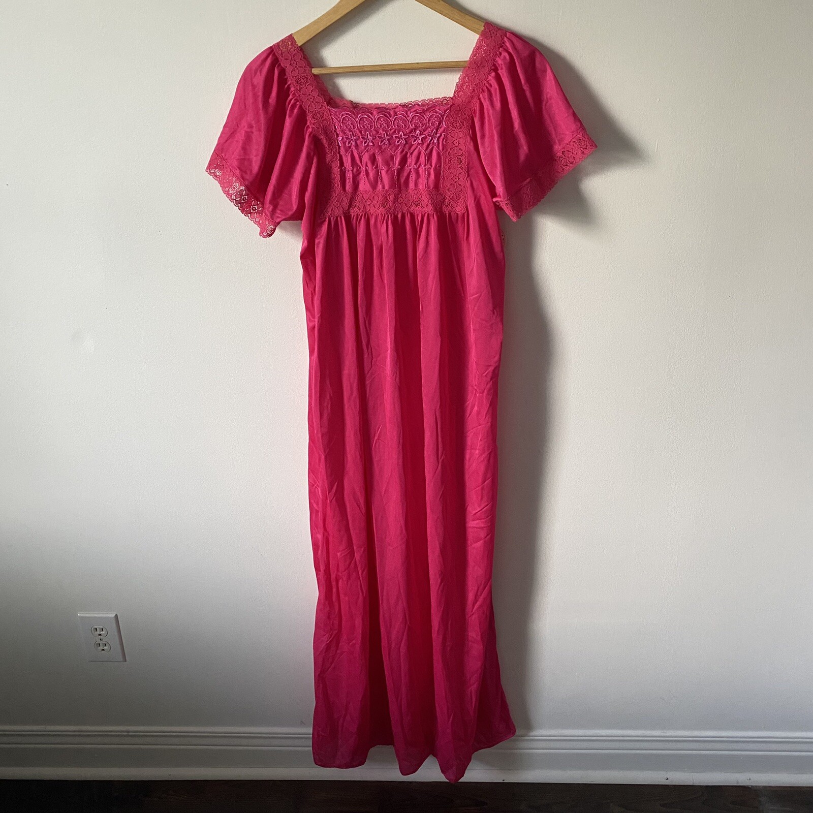 Vintage 70s Balletcore Boho Barbie Pink Rikki NY Maxi Floral Lace Night Gown
