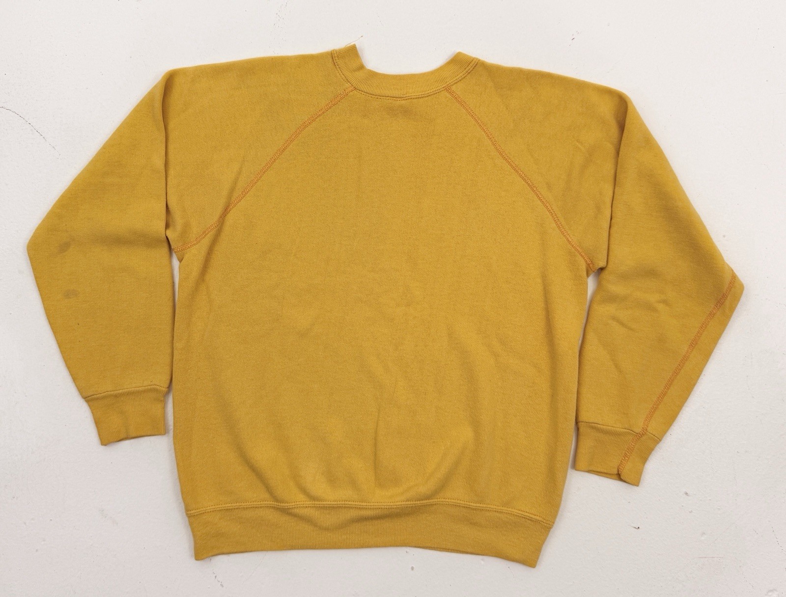 VTG 70s CHIC Raglan Sweatshirt Fits M USA Made Creslan Cotton Blend Soft Thin