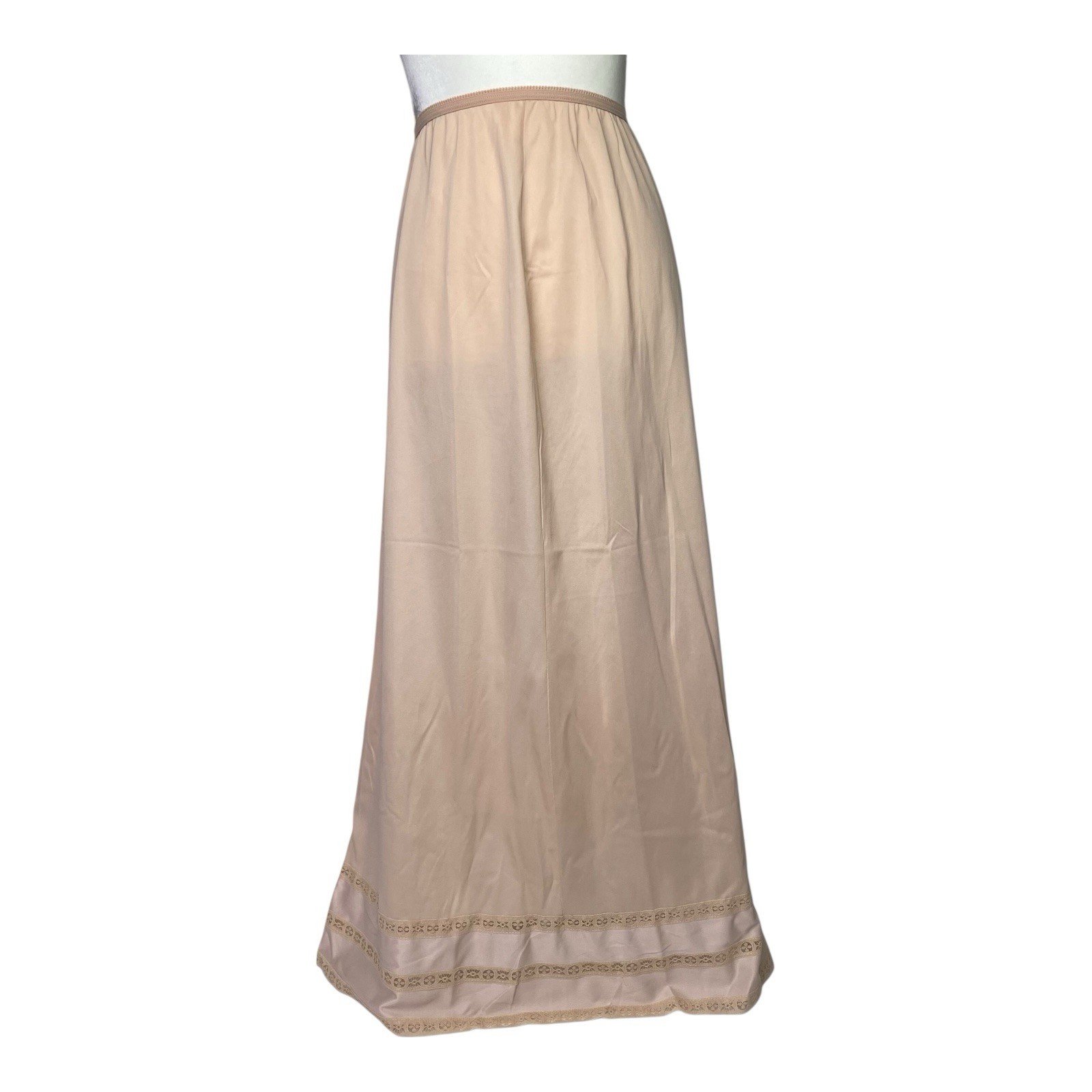 Gossard Artemis Size Small Style 9014 100% Antron III Nylon Beige Slip USA made