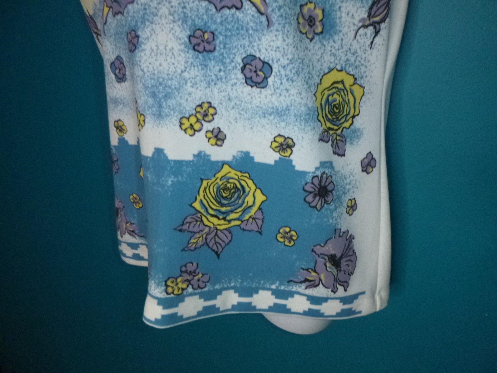 Vtg 60s 70s MOD Polyester Knit Novelty Shirt Yellow Lilac Blue Flowers Sz S/M