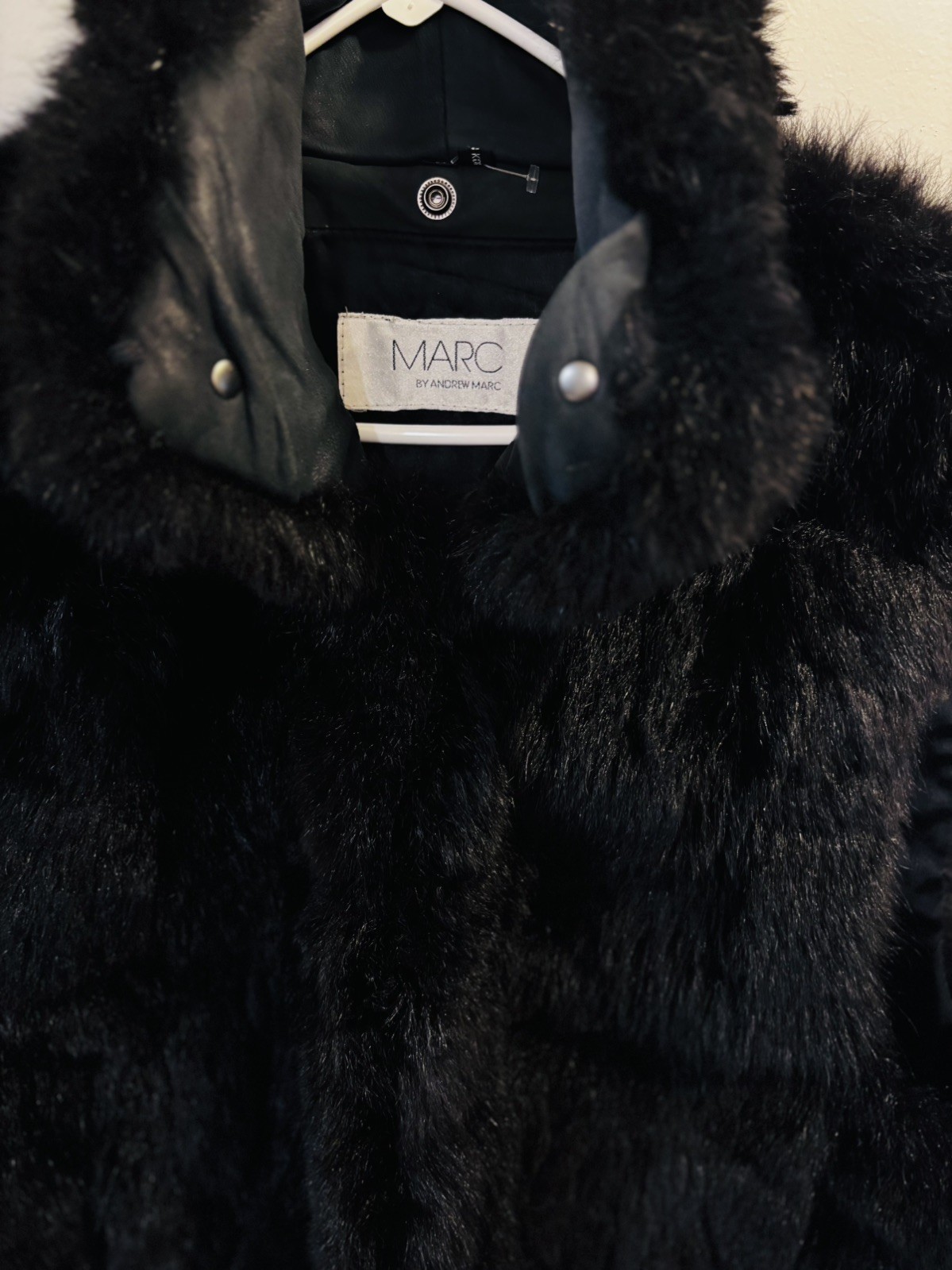Vintage Andrew Marc Black Dyed Opossum Fur New Zealand Hipster Gypsy Vest L