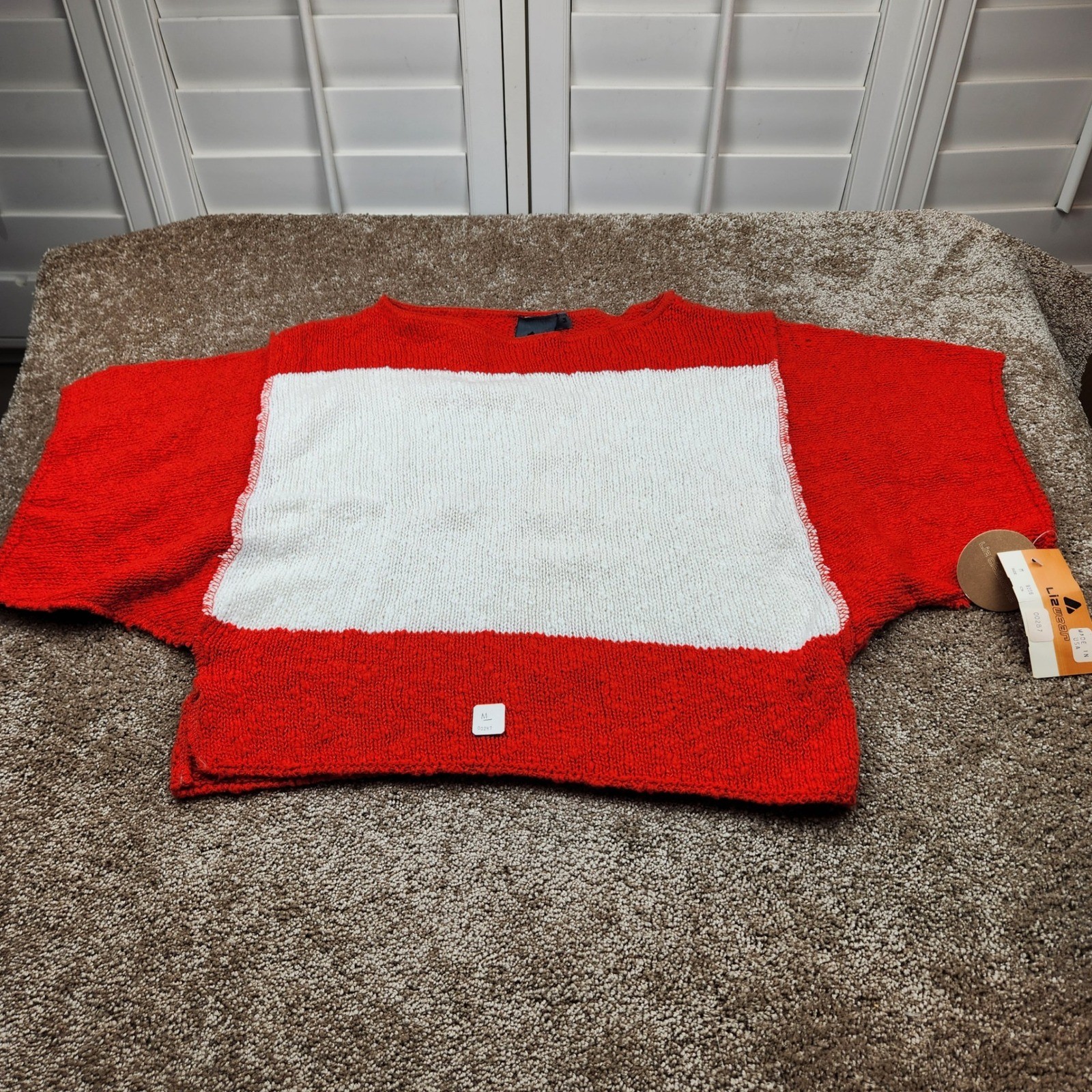Lizwear Vintage Red White Colorblock Batwing Sweater Made in USA Mens M Boxy