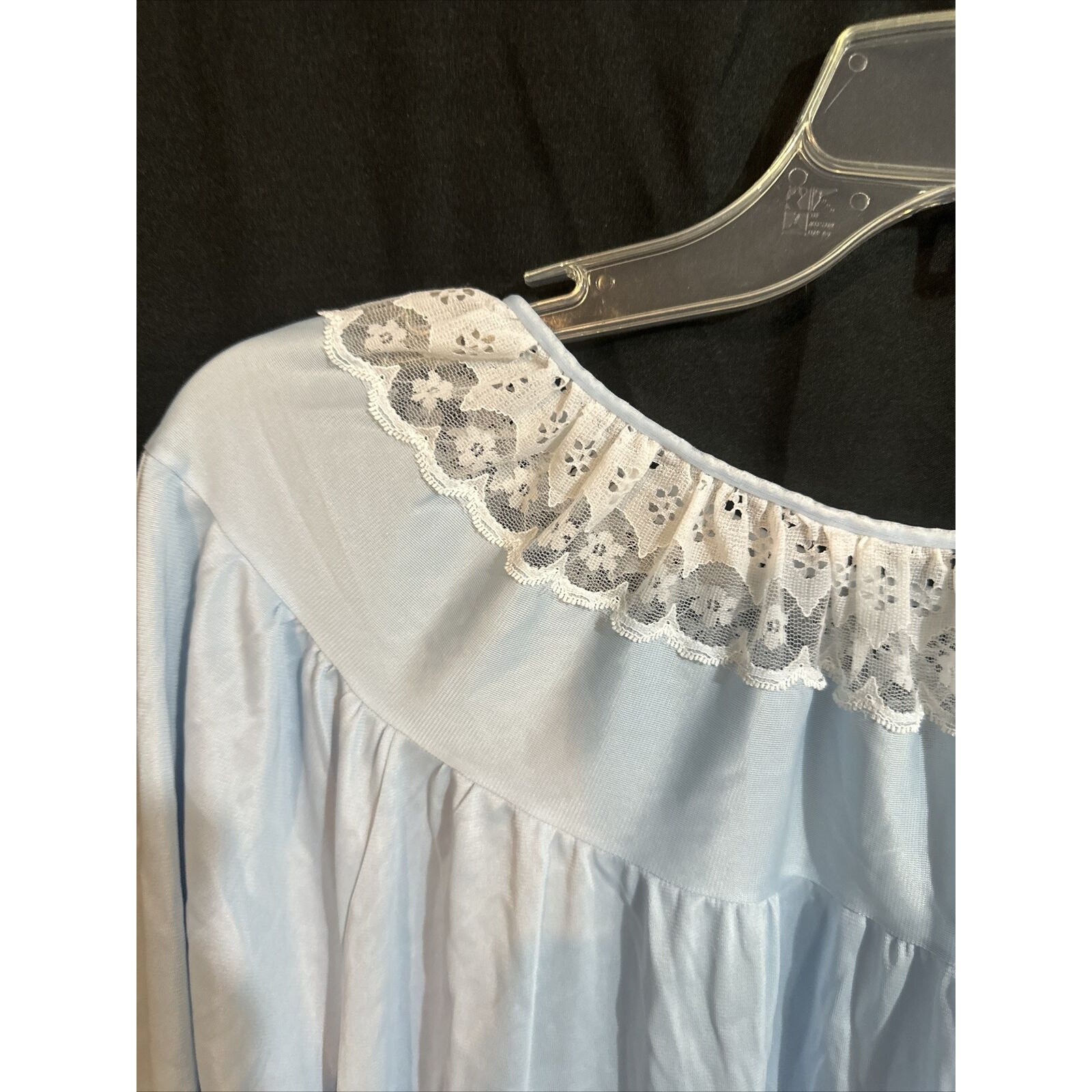 VTG UNBRANDED Night Gown Pale Blue Lace Poly Feel Long Sleeve Size M PRE-OWNED