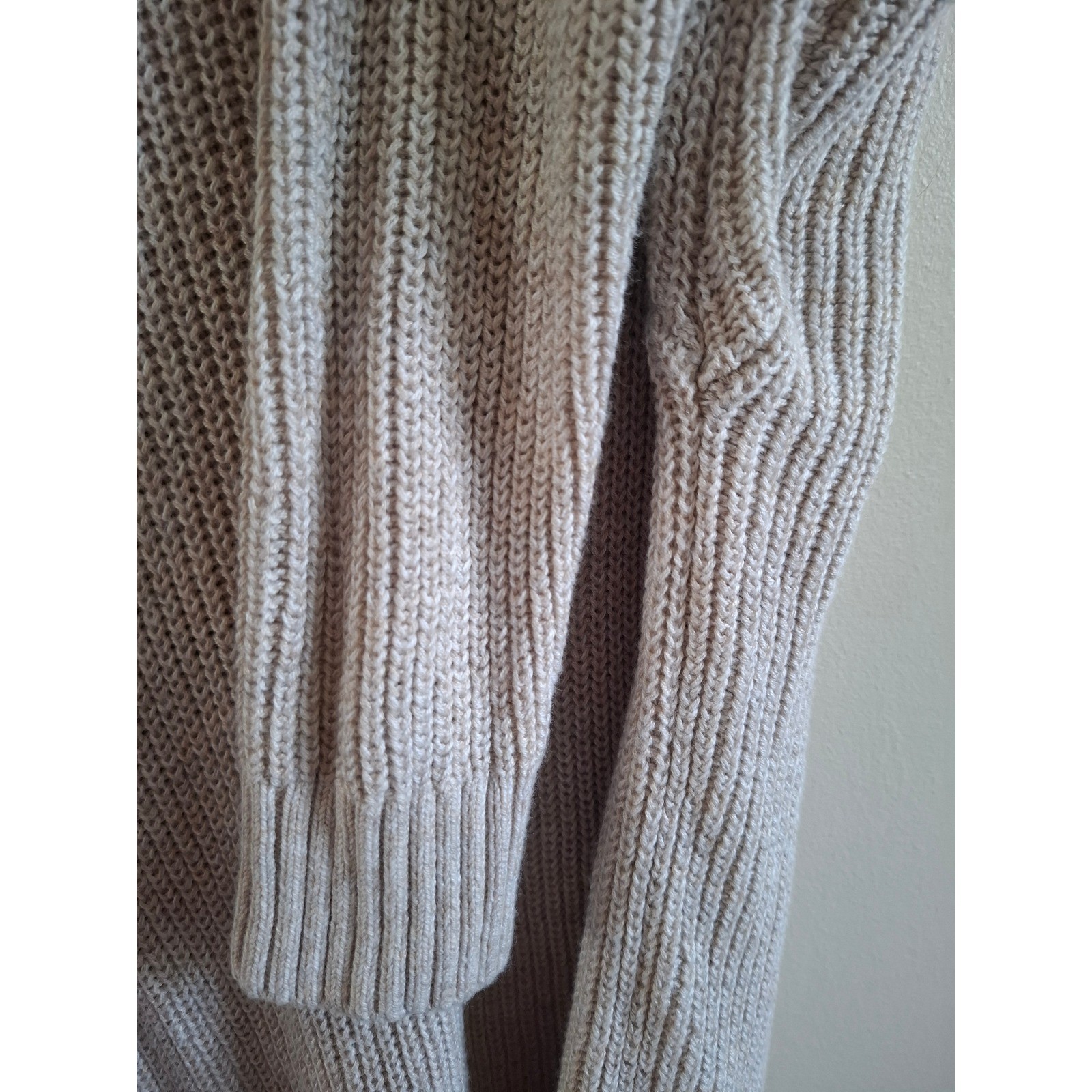 Hollister Beige Knit Sweater Hi Low Hem Preppy Casual Relaxed Soft Academia Sz S