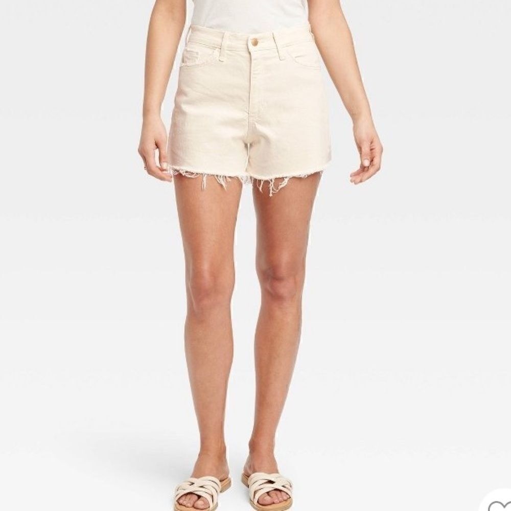 Universal Thread High-Rise Vintage Bermuda Jean Shorts, Off White, Size 2, NWT