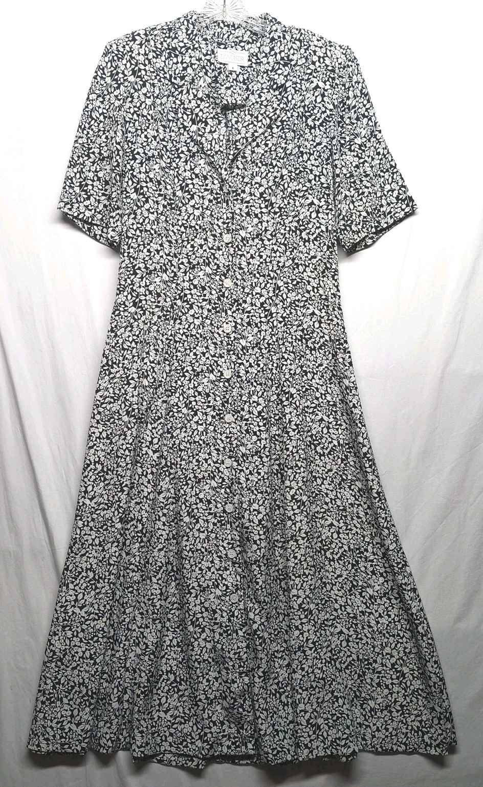 Vintage Doncaster Women’s 6 Floral Black & White Maxi Dress Button Front USA
