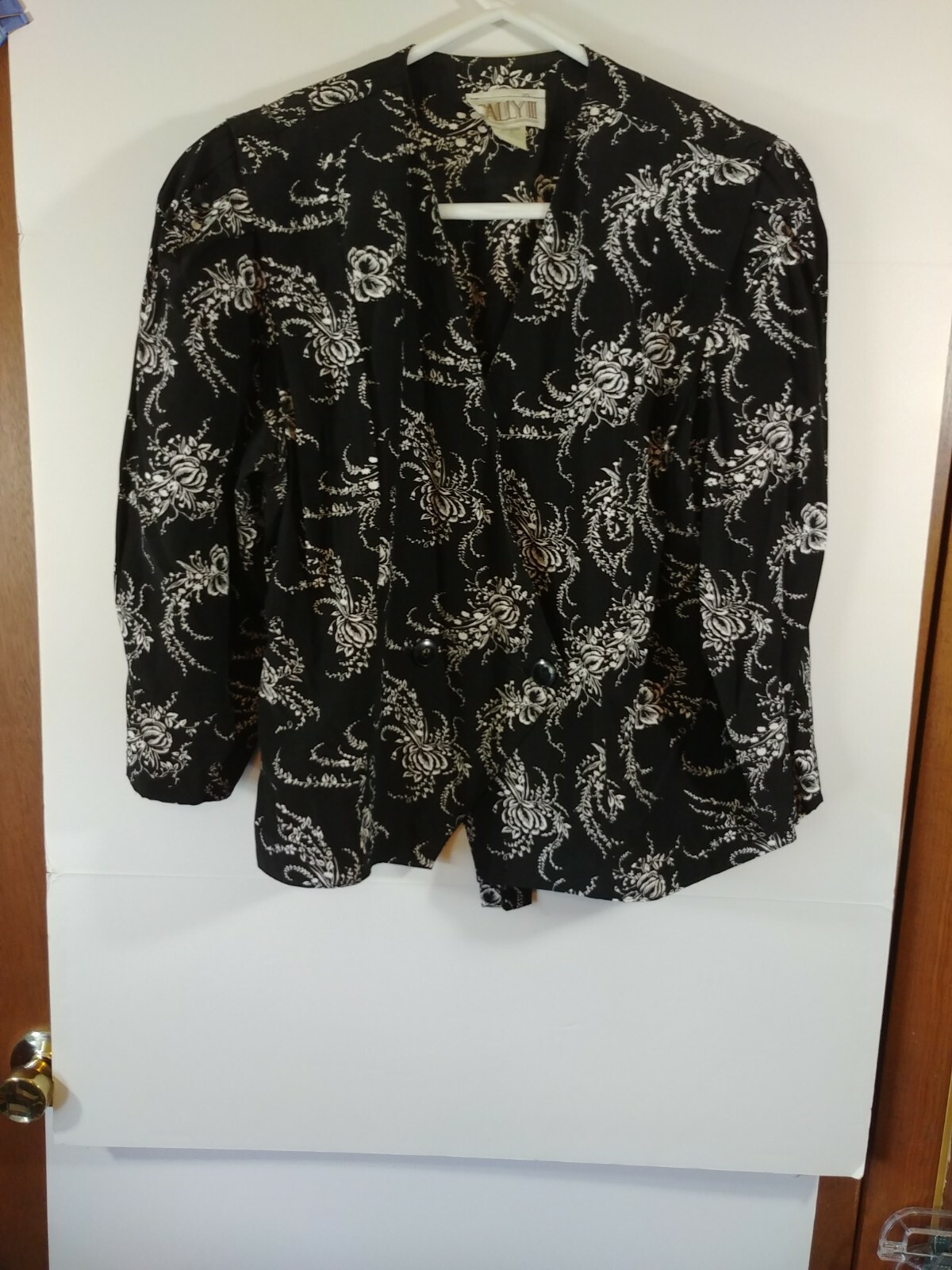 Vintage Sally III USA 1980s 2-pc. Skirt/Jacket Suit, Size 14, Black/White Floral