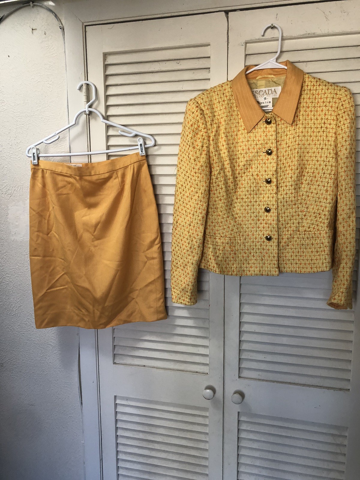 Vintage 1980s ESCADA Skirt Suit 80% Wool Size 40 Tweed Jacket Yellow Orange