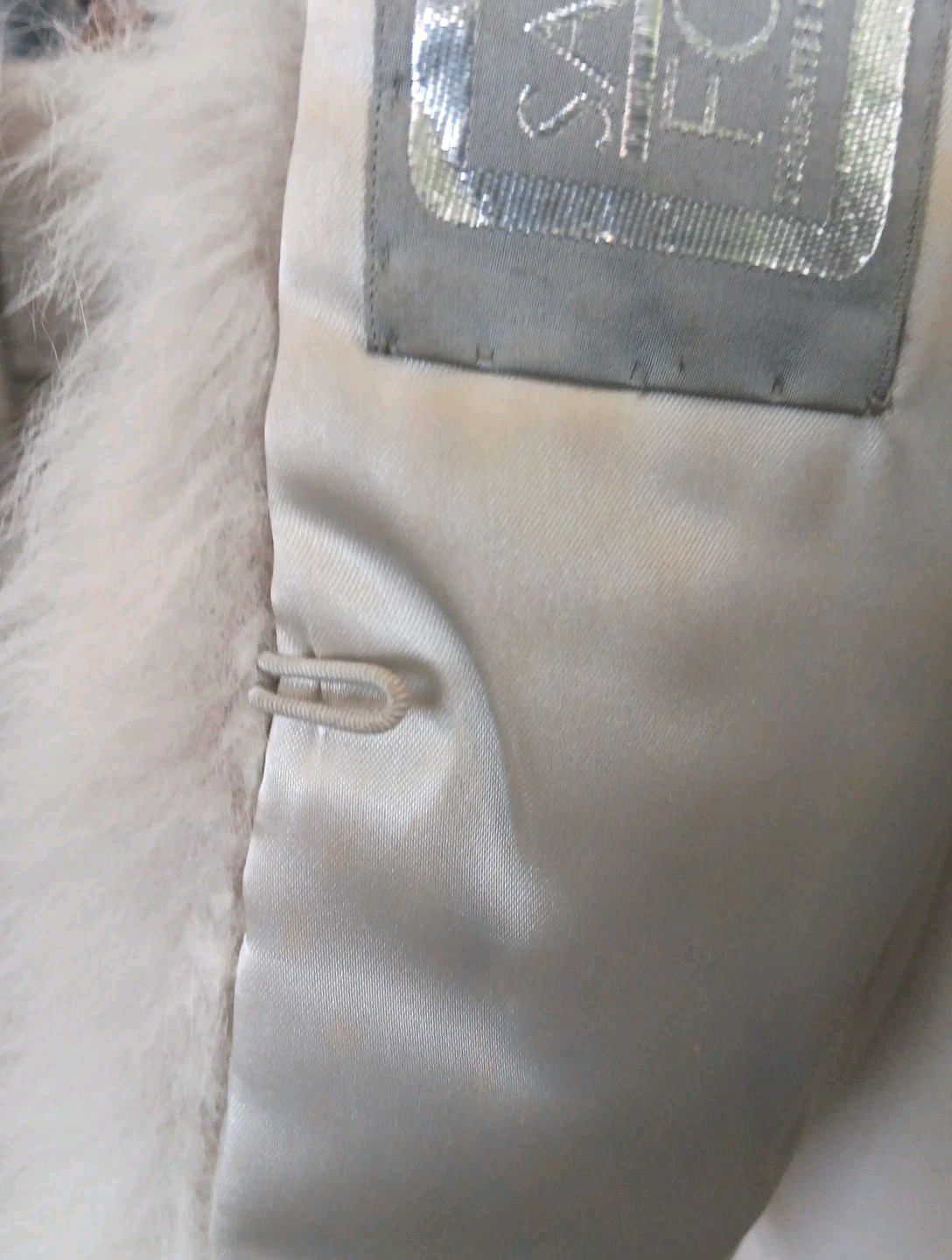 VINTAGE 1990’s SAGA IVORY FOX SHORT COAT XS-SML