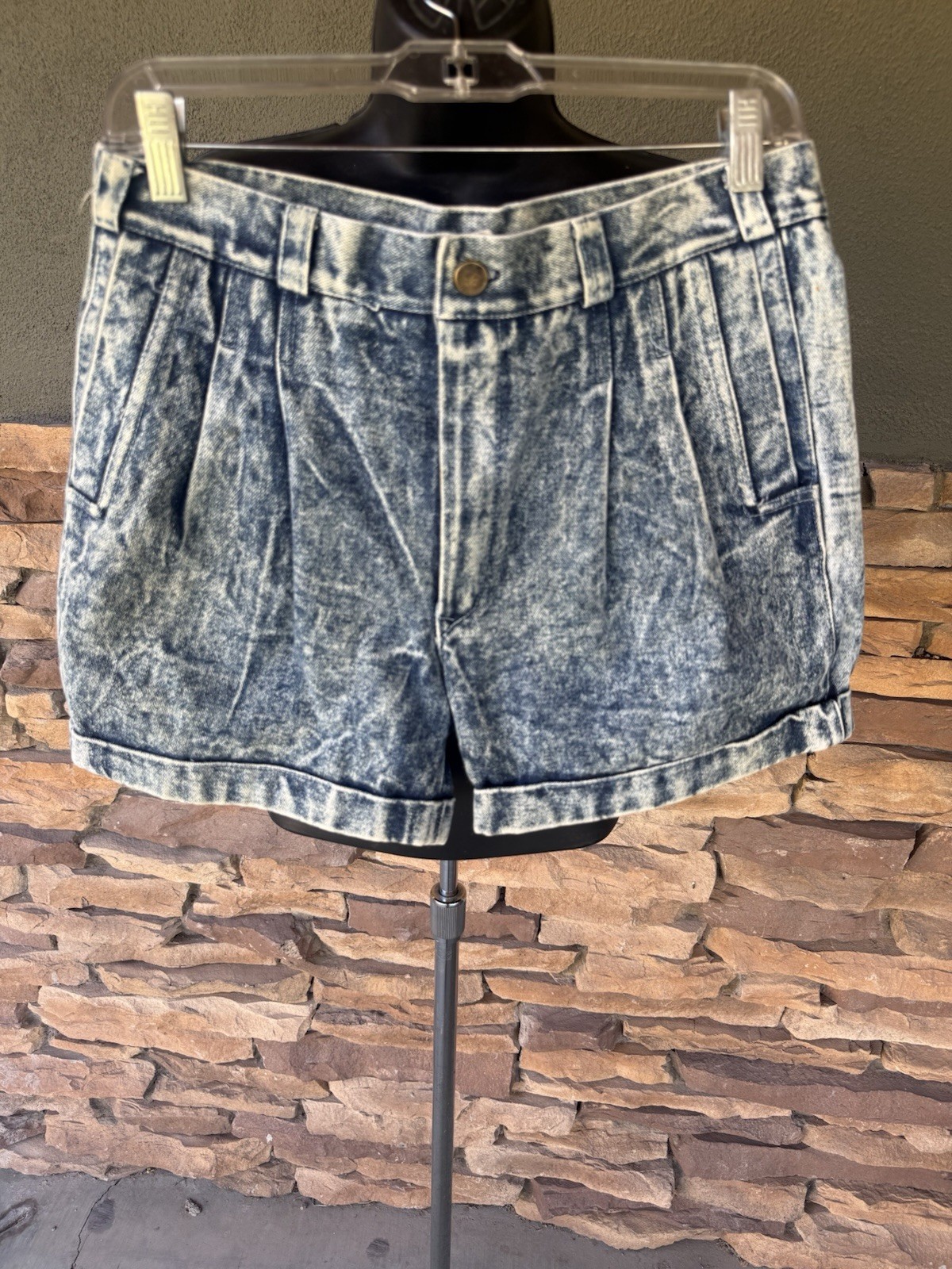 Vintage 90s Jumbo Acid Wash Pleated Cuffed Denim Shorts Women’s