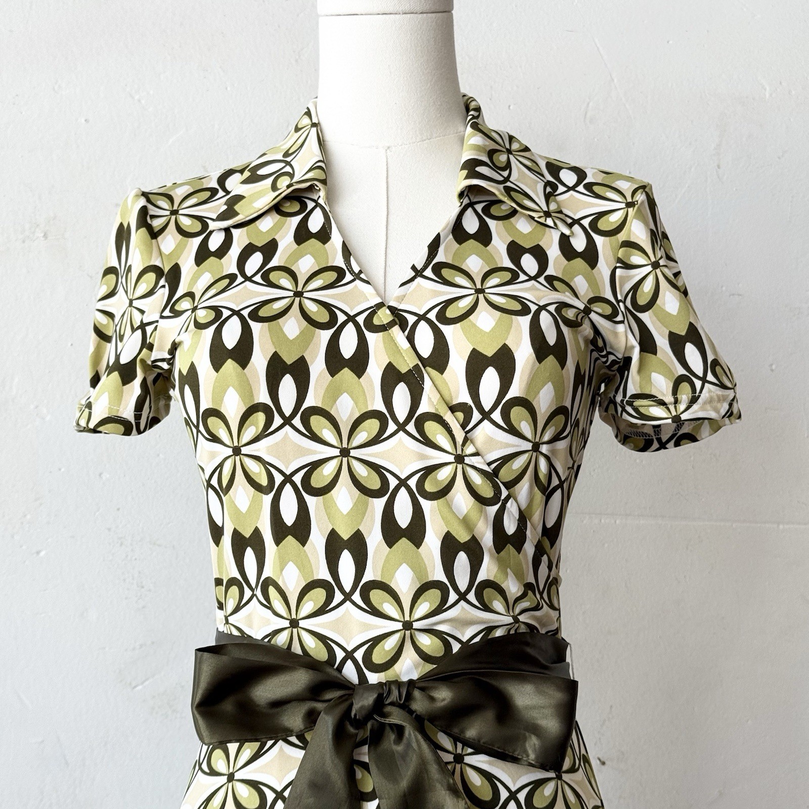 Y2K Does 1970’s Psychedelic Floral Print Shirt Dress • S