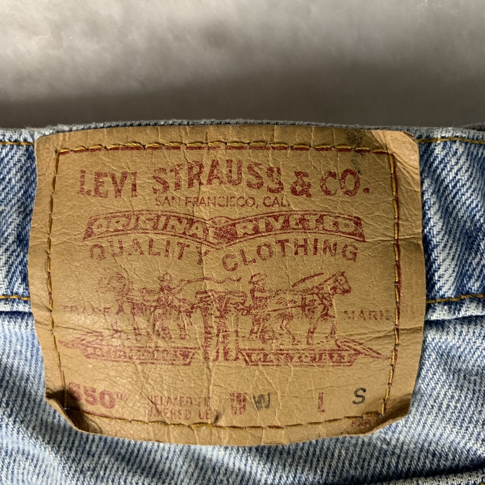 Vintage Levis Jeans 550 Women’s 30/27 Relaxed Fit Tapered Leg