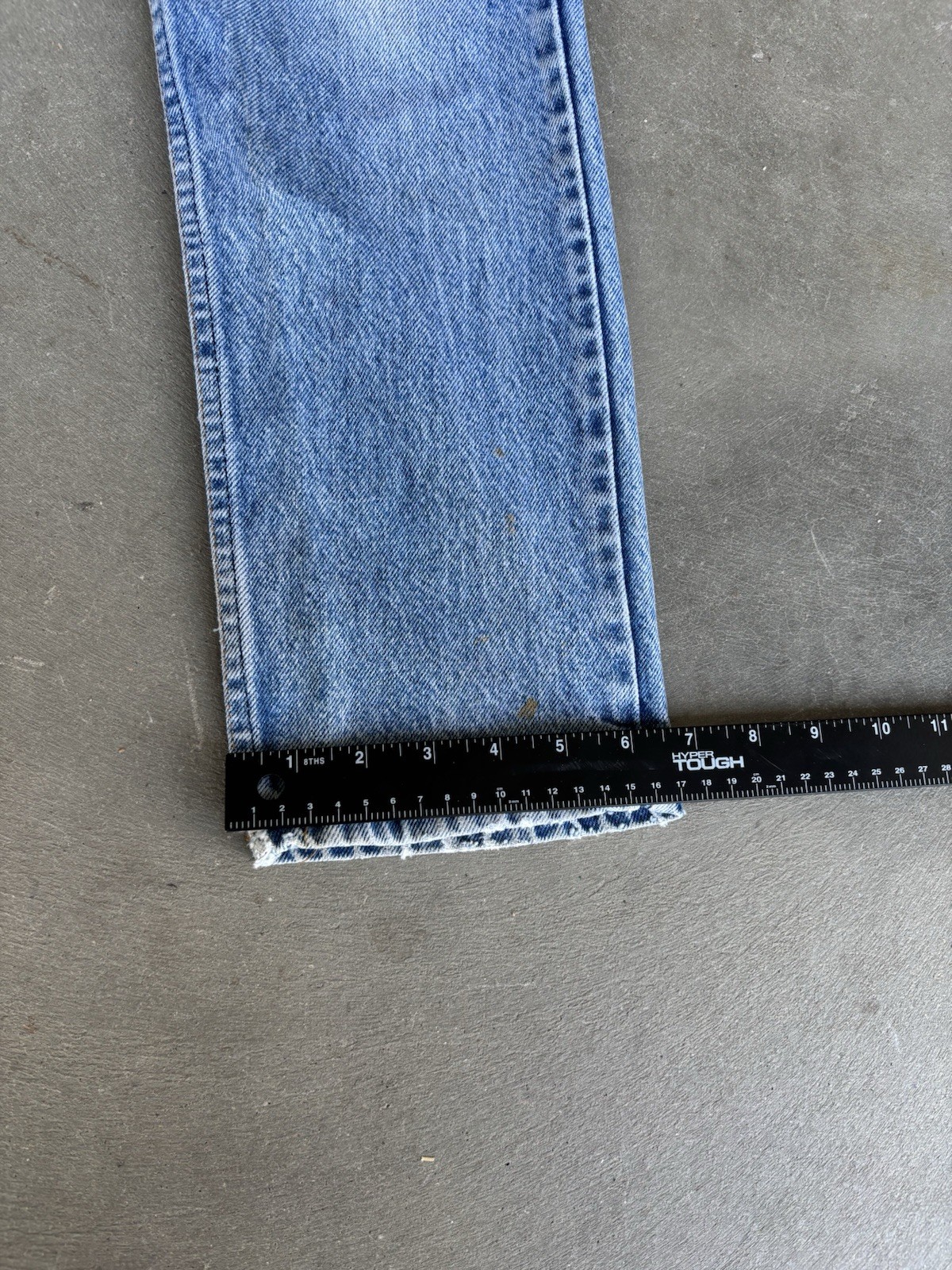 Vintage 1970s Women’s Levi’s 705 Orange Tab Denim Jeans Faded Blue 28×30 USA