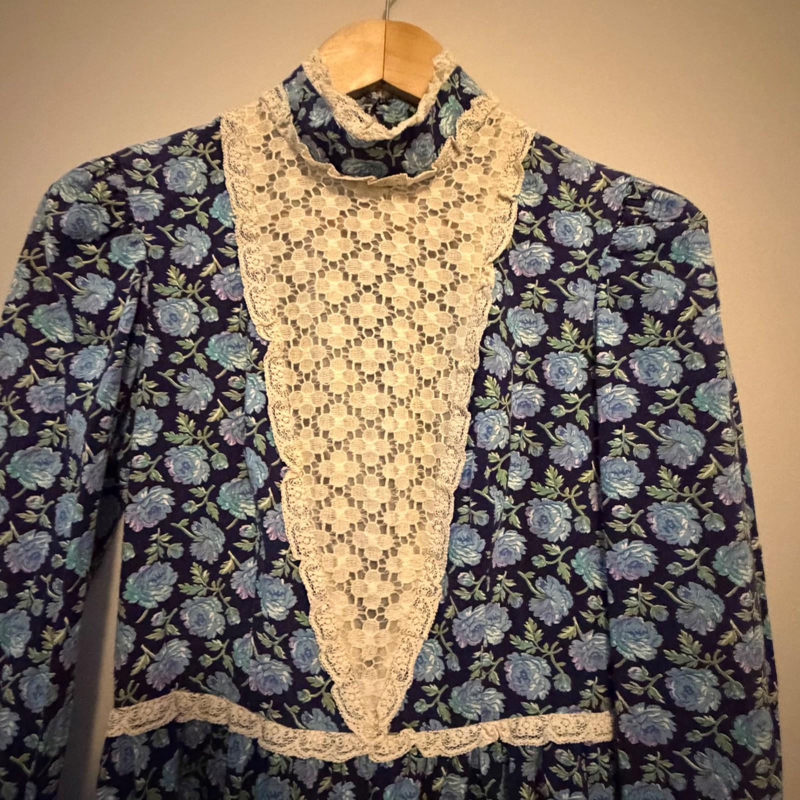 Vintage Blue Floral Lace Bib Victorian Prairie Maxi Dress Long Sleeve Navy 55in