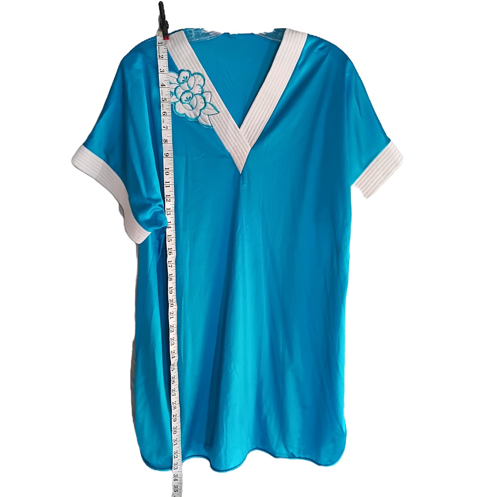 Vtg 70’s Turquoise Blue & White V-neck Short Nighty With Embroidered Flower
