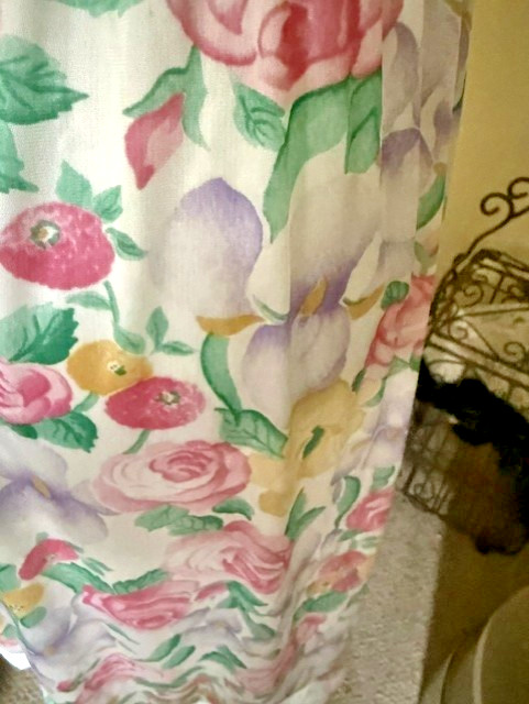 Vintage Vanity Fair Floral Half Slip – Size Large – 24″ – Antron III Nylon