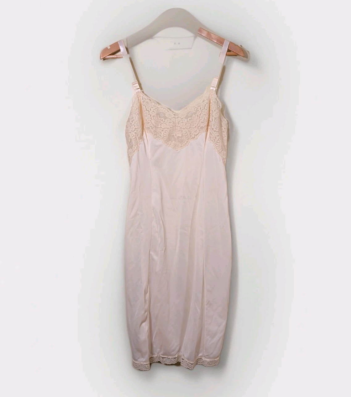 Vintage Wonder Maid Non Cling Slip Ivory Cream with Lace Size 36